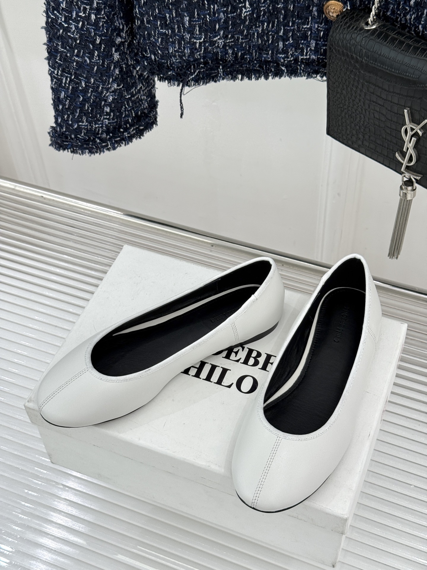 Phoebe Philo26WF新品极简芭蕾舞鞋平底单鞋重塑静奢核心 以极简语言致敬经典。利落浅口贴合脚