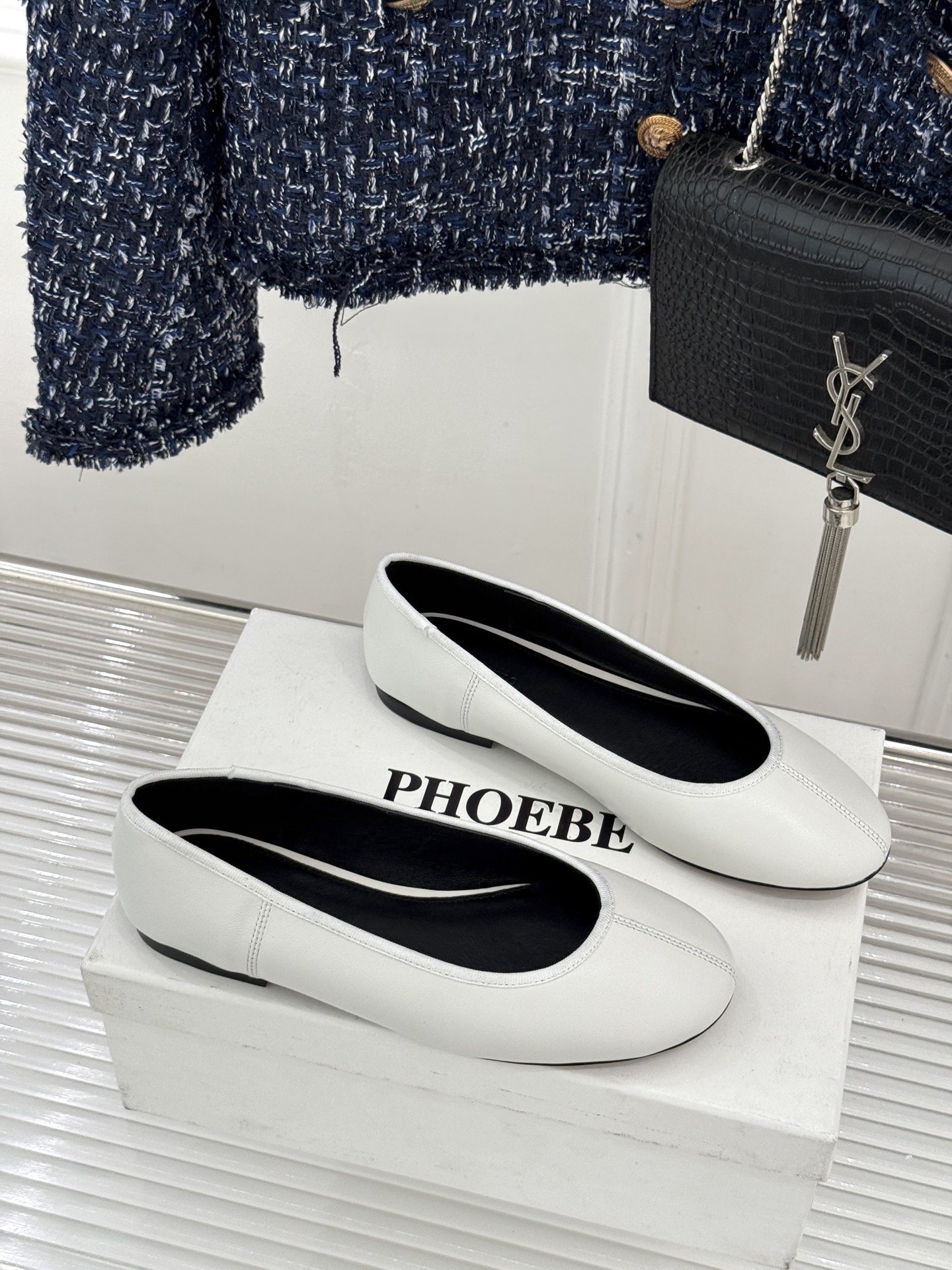 Phoebe Philo26WF新品极简芭蕾舞鞋平底单鞋重塑静奢核心 以极简语言致敬经典。利落浅口贴合脚