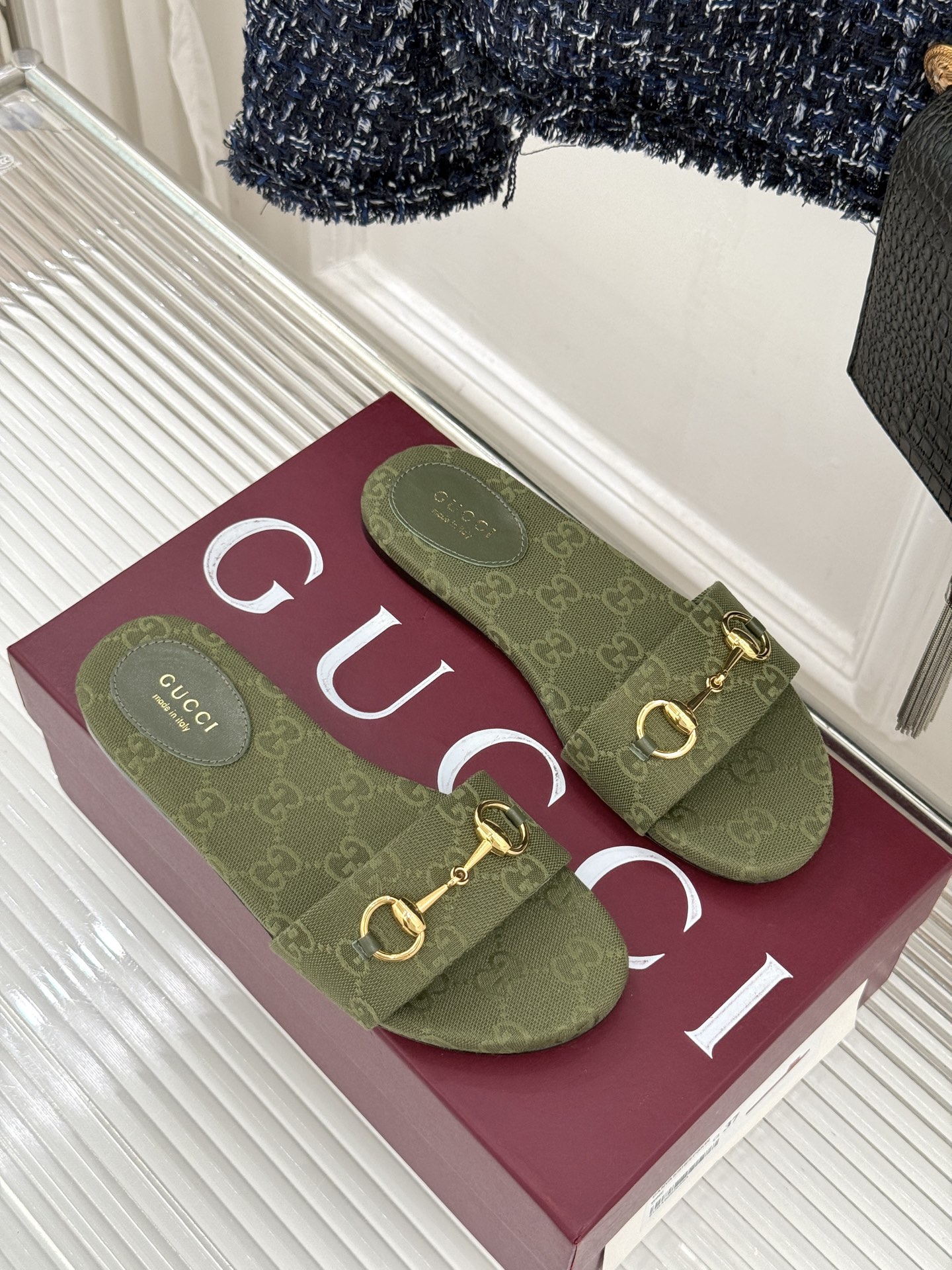 Gucci/古驰经典马衔扣老花平底拖鞋一眼万年的拖鞋！时髦精都在穿马衔扣绝对是刻在潮流DNA里的符号。自