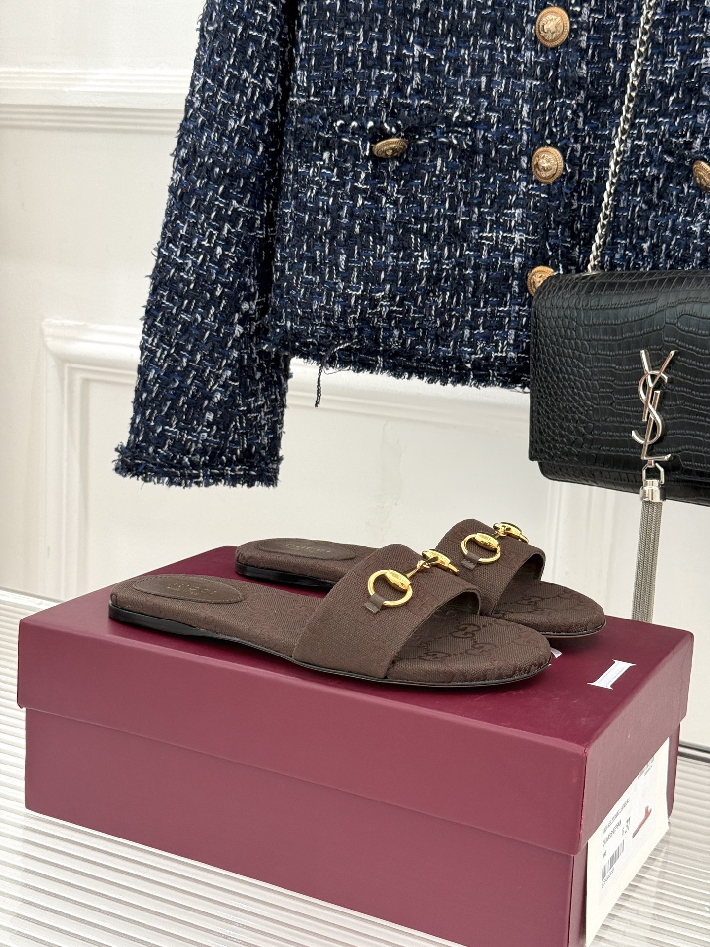 Gucci/古驰经典马衔扣老花平底拖鞋一眼万年的拖鞋！时髦精都在穿马衔扣绝对是刻在潮流DNA里的符号。自