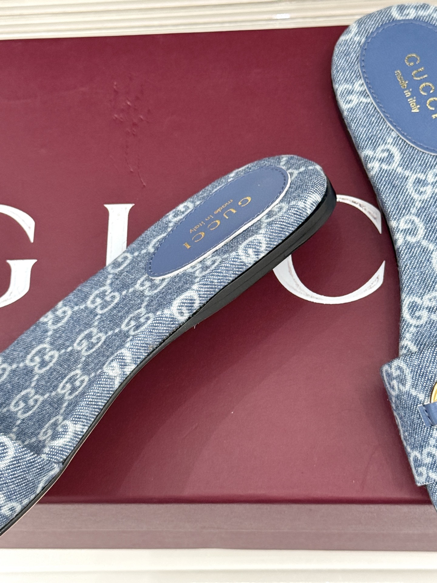 Gucci/古驰经典马衔扣老花平底拖鞋一眼万年的拖鞋！时髦精都在穿马衔扣绝对是刻在潮流DNA里的符号。自