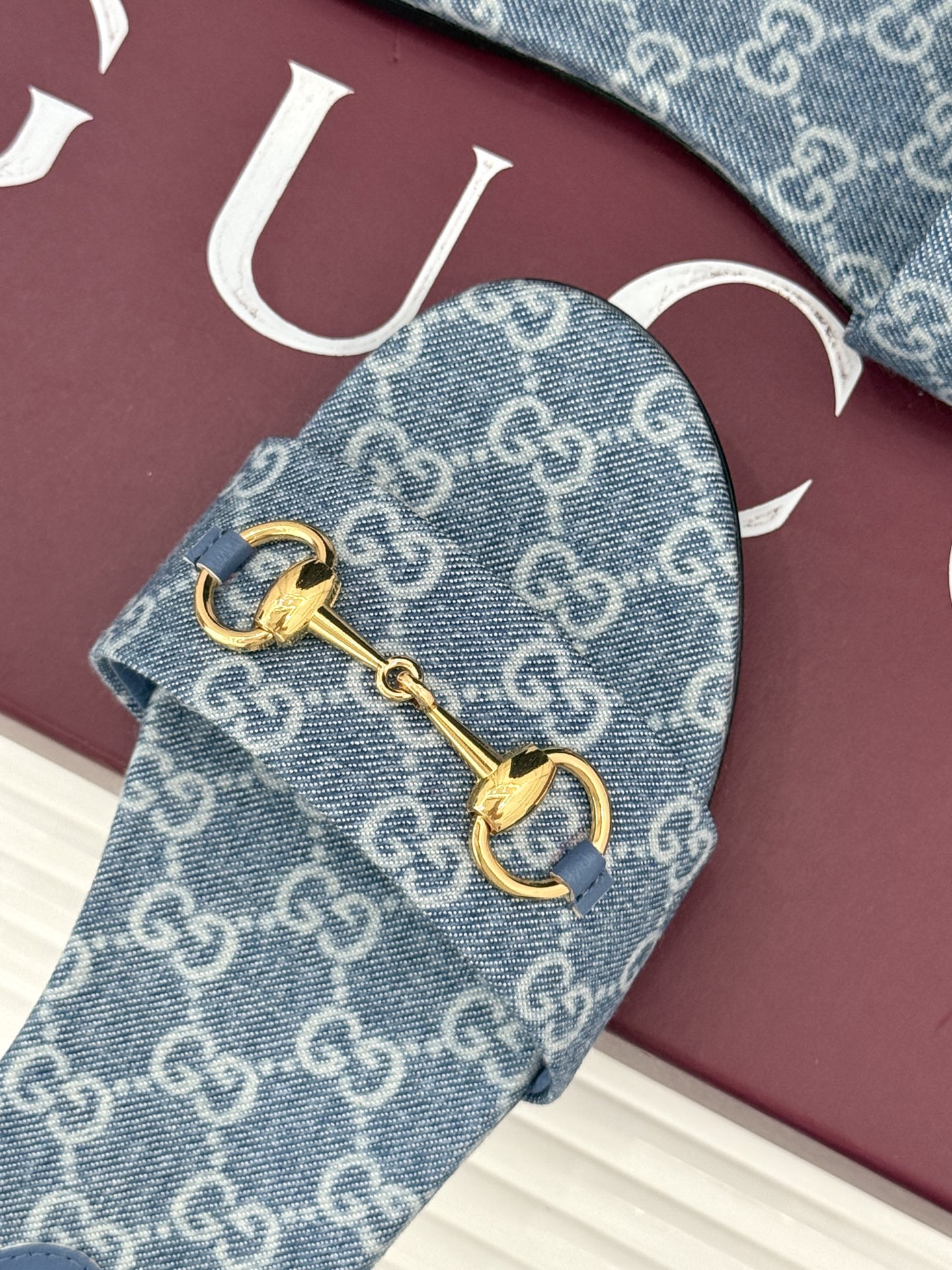 Gucci/古驰经典马衔扣老花平底拖鞋一眼万年的拖鞋！时髦精都在穿马衔扣绝对是刻在潮流DNA里的符号。自