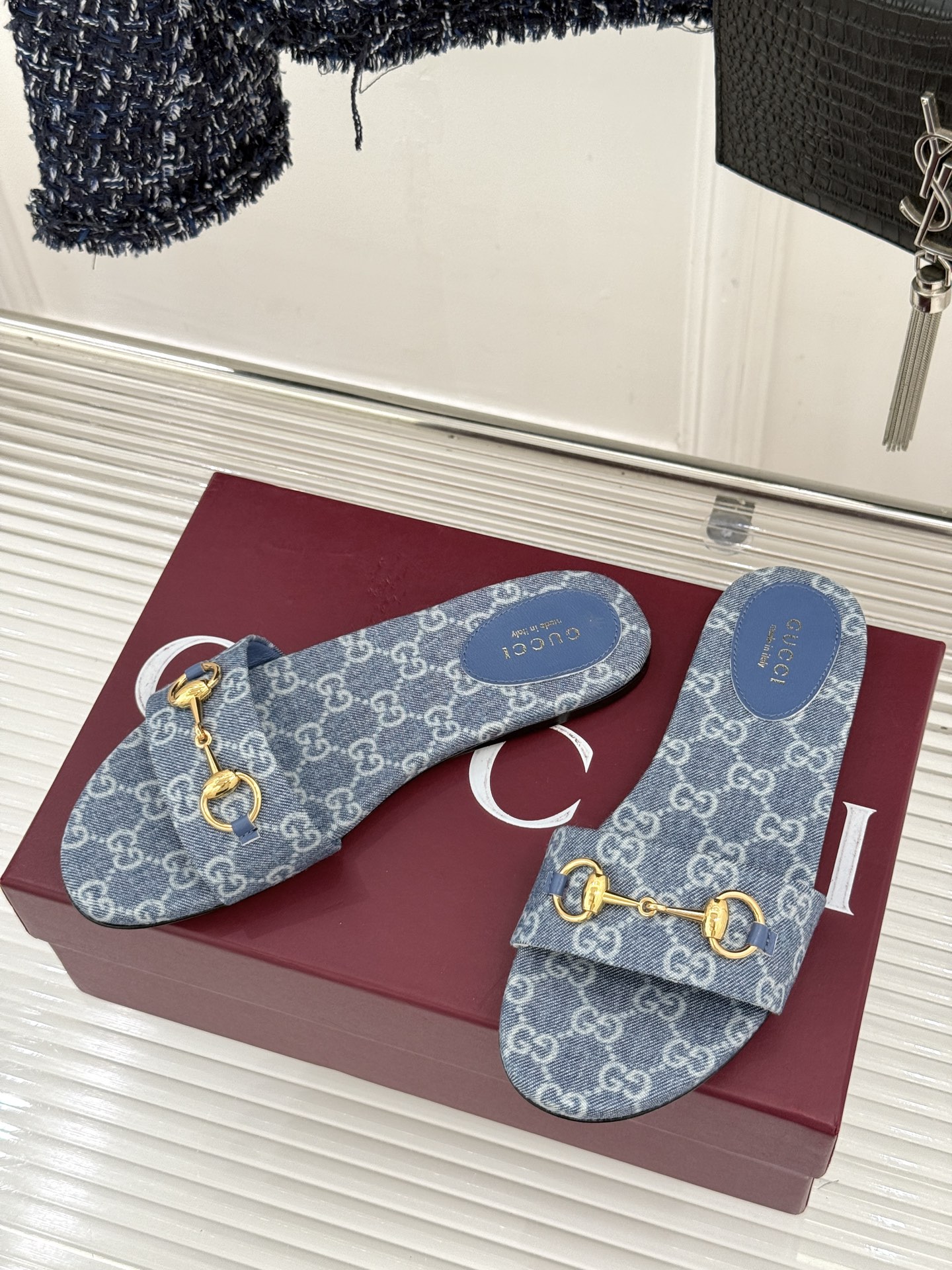 Gucci/古驰经典马衔扣老花平底拖鞋一眼万年的拖鞋！时髦精都在穿马衔扣绝对是刻在潮流DNA里的符号。自