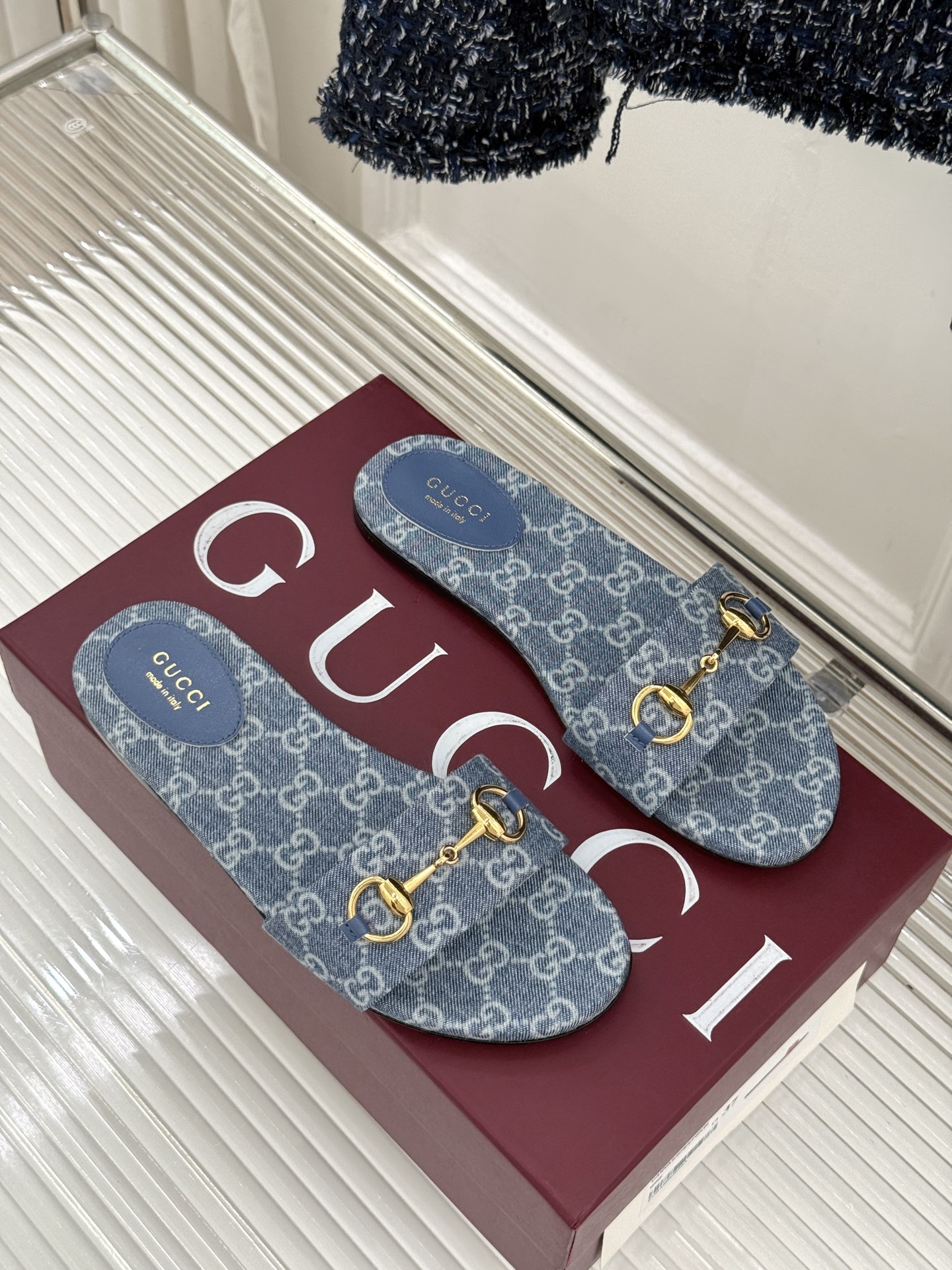 Gucci/古驰经典马衔扣老花平底拖鞋一眼万年的拖鞋！时髦精都在穿马衔扣绝对是刻在潮流DNA里的符号。自