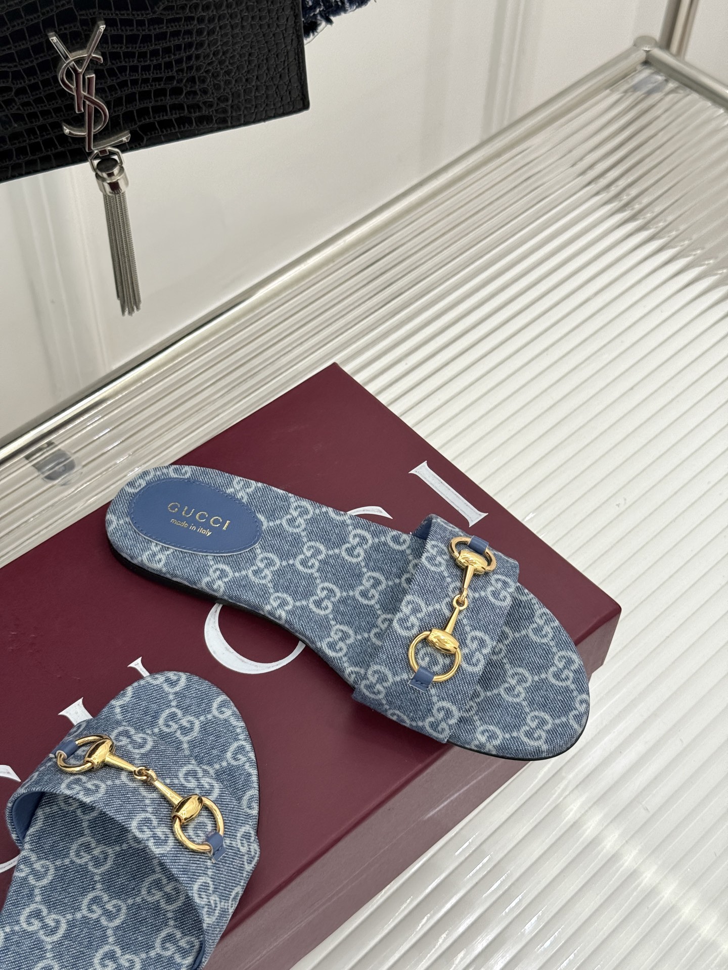 Gucci/古驰经典马衔扣老花平底拖鞋一眼万年的拖鞋！时髦精都在穿马衔扣绝对是刻在潮流DNA里的符号。自