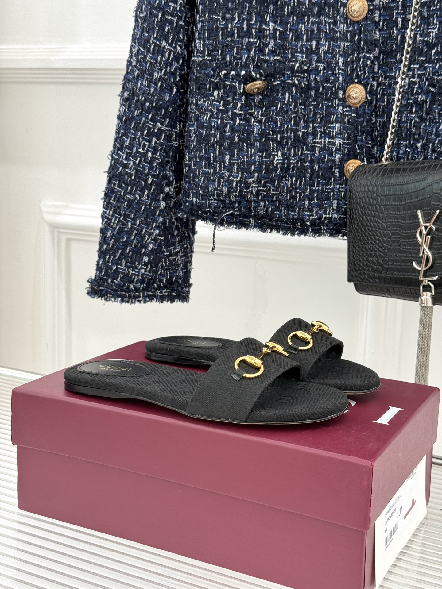 Gucci/古驰经典马衔扣老花平底拖鞋一眼万年的拖鞋！时髦精都在穿马衔扣绝对是刻在潮流DNA里的符号。自