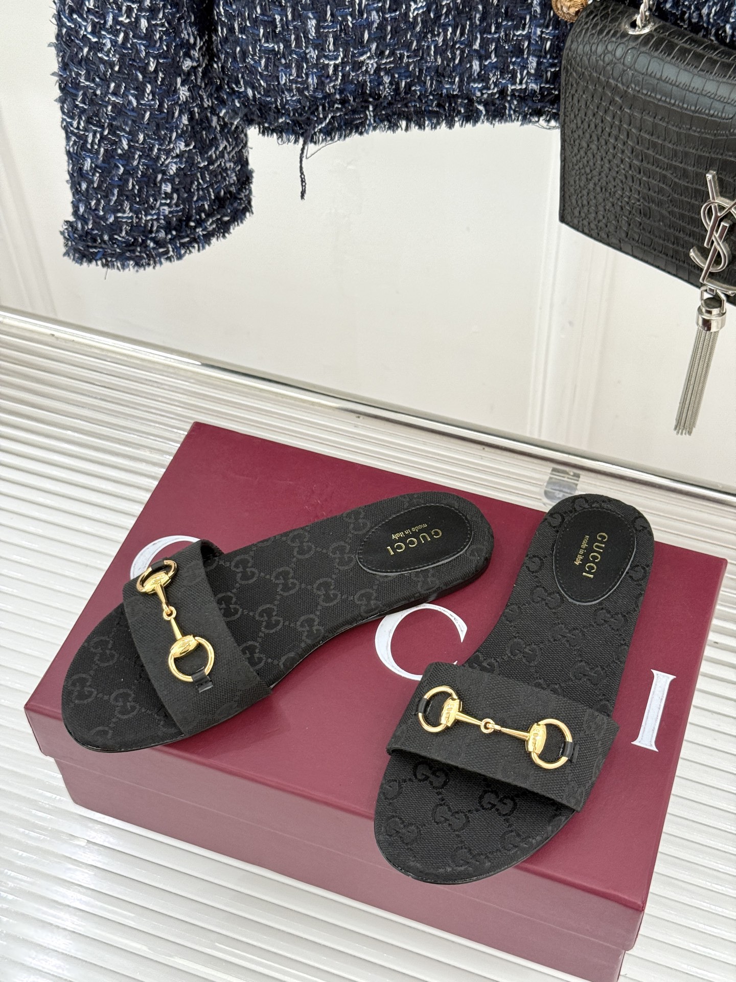 Gucci/古驰经典马衔扣老花平底拖鞋一眼万年的拖鞋！时髦精都在穿马衔扣绝对是刻在潮流DNA里的符号。自