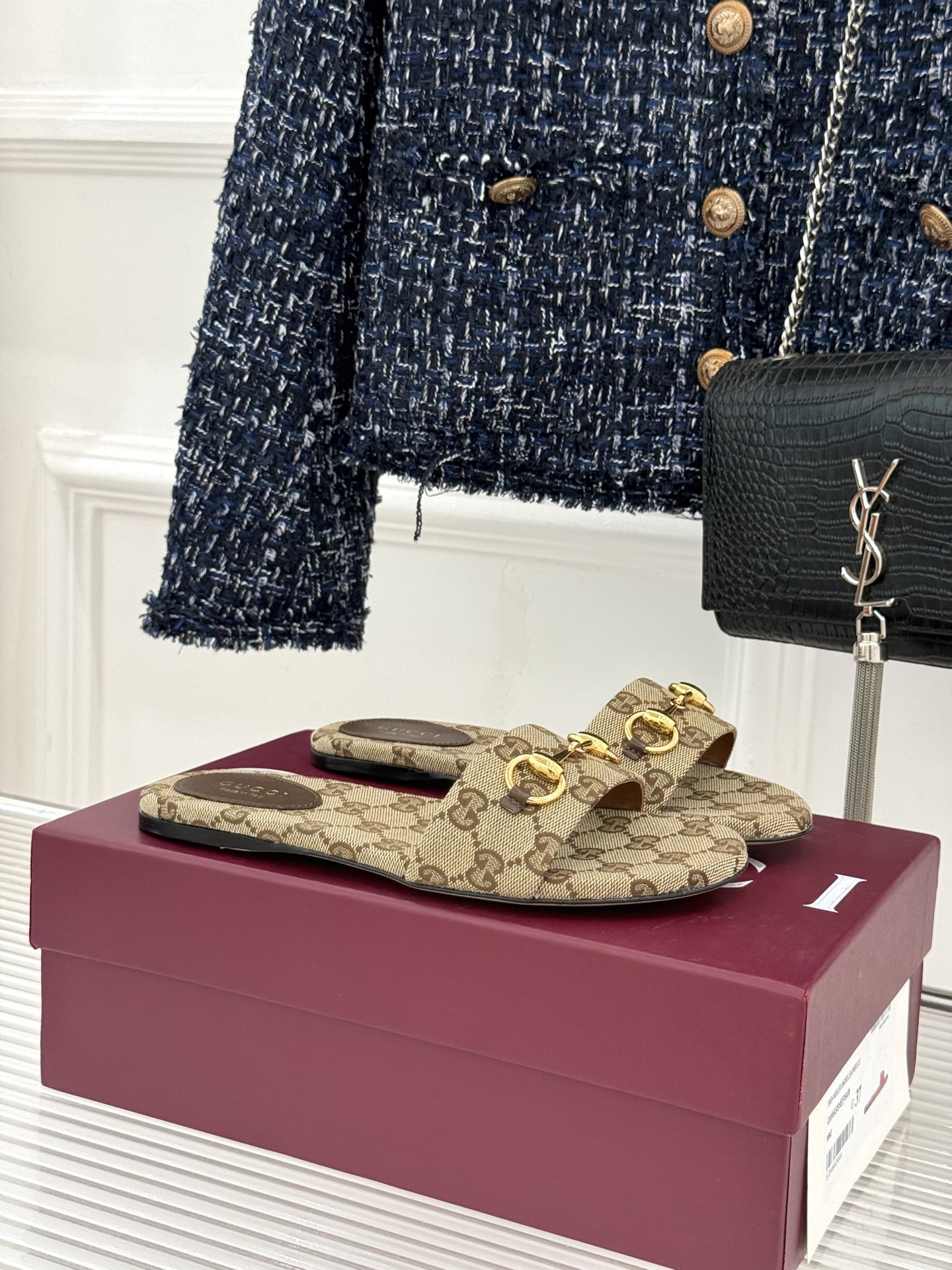 Gucci/古驰经典马衔扣老花平底拖鞋一眼万年的拖鞋！时髦精都在穿马衔扣绝对是刻在潮流DNA里的符号。自