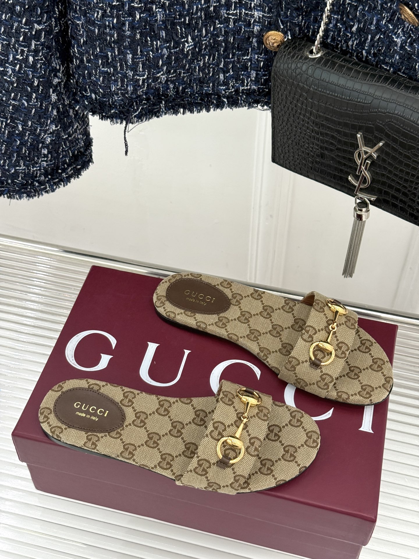 Gucci/古驰经典马衔扣老花平底拖鞋一眼万年的拖鞋！时髦精都在穿马衔扣绝对是刻在潮流DNA里的符号。自