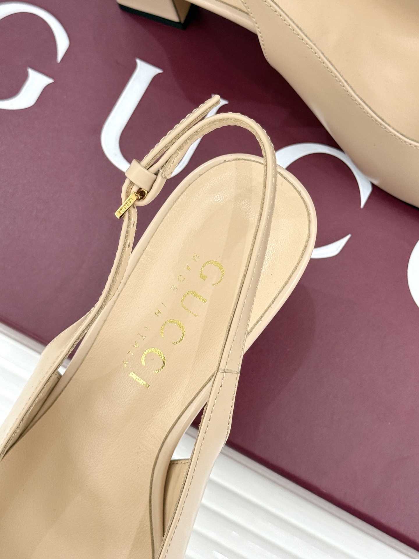 Gucci/古驰26WF新品极简马衔扣粗跟凉鞋G家2026春夏系列焕新经典它以意式松弛美学点亮夏日造型。