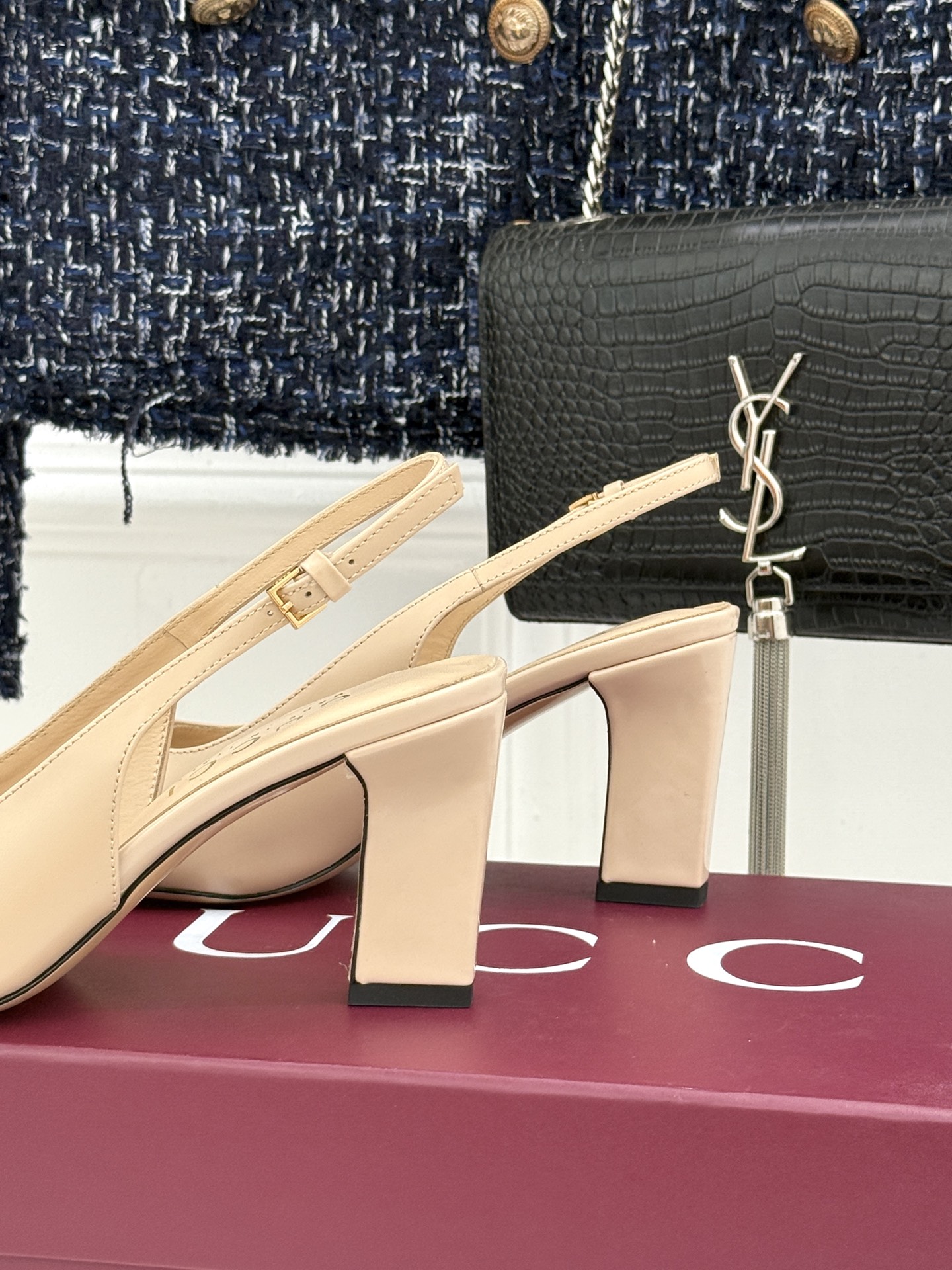 Gucci/古驰26WF新品极简马衔扣粗跟凉鞋G家2026春夏系列焕新经典它以意式松弛美学点亮夏日造型。