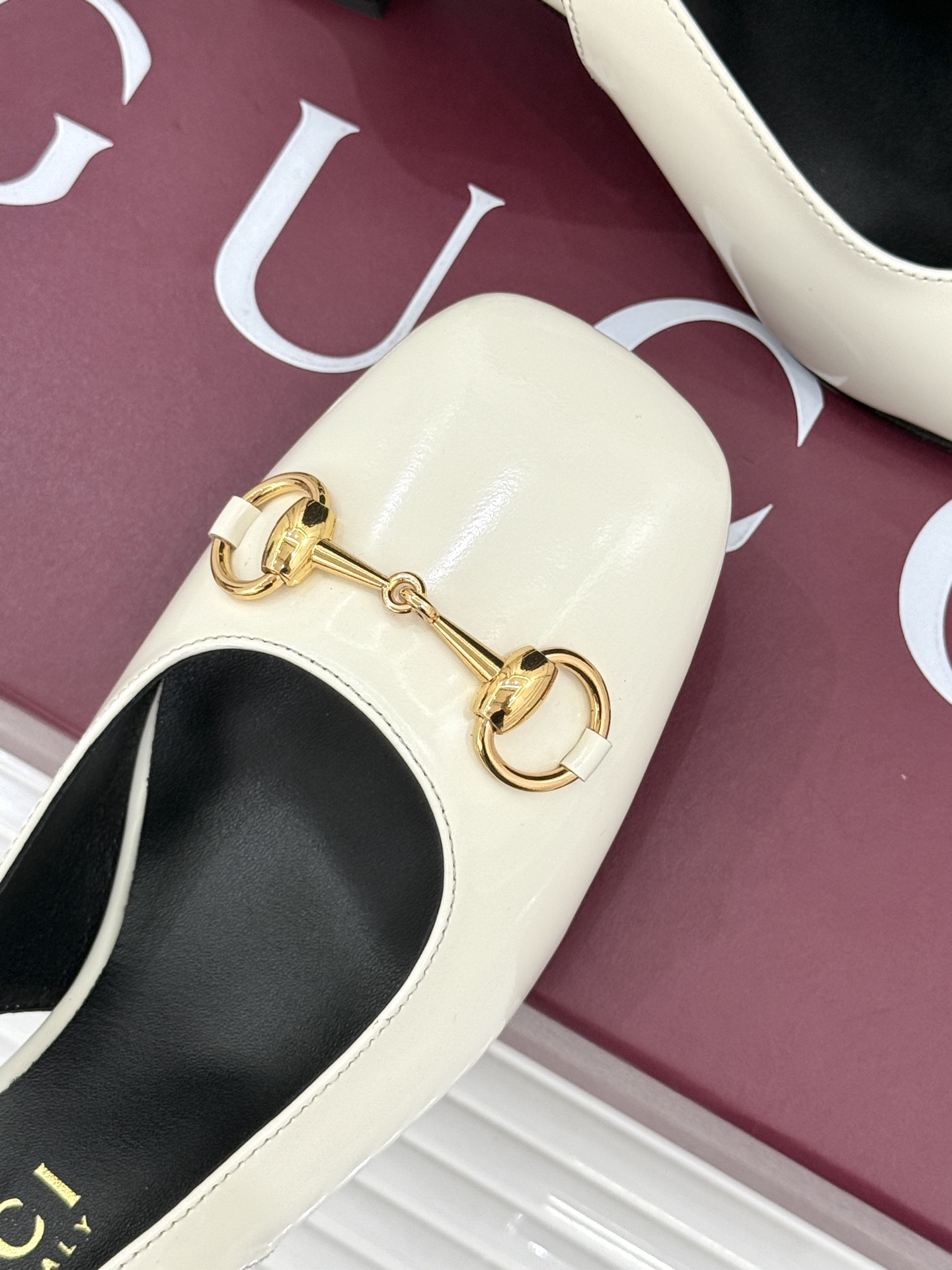 Gucci/古驰26WF新品极简马衔扣粗跟凉鞋G家2026春夏系列焕新经典它以意式松弛美学点亮夏日造型。