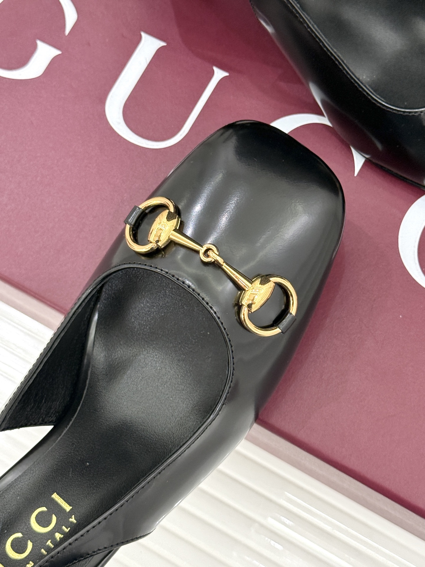 Gucci/古驰26WF新品极简马衔扣粗跟凉鞋G家2026春夏系列焕新经典它以意式松弛美学点亮夏日造型。