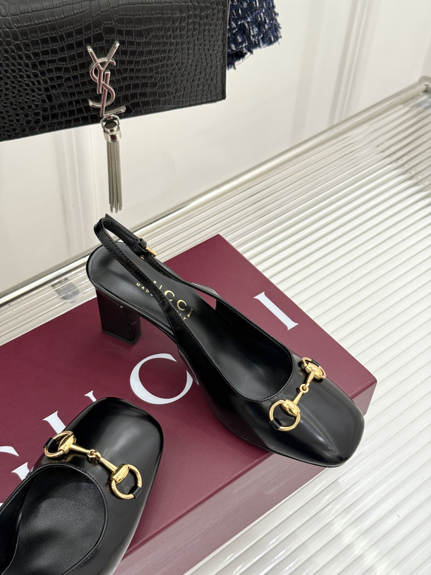 Gucci/古驰26WF新品极简马衔扣粗跟凉鞋G家2026春夏系列焕新经典它以意式松弛美学点亮夏日造型。