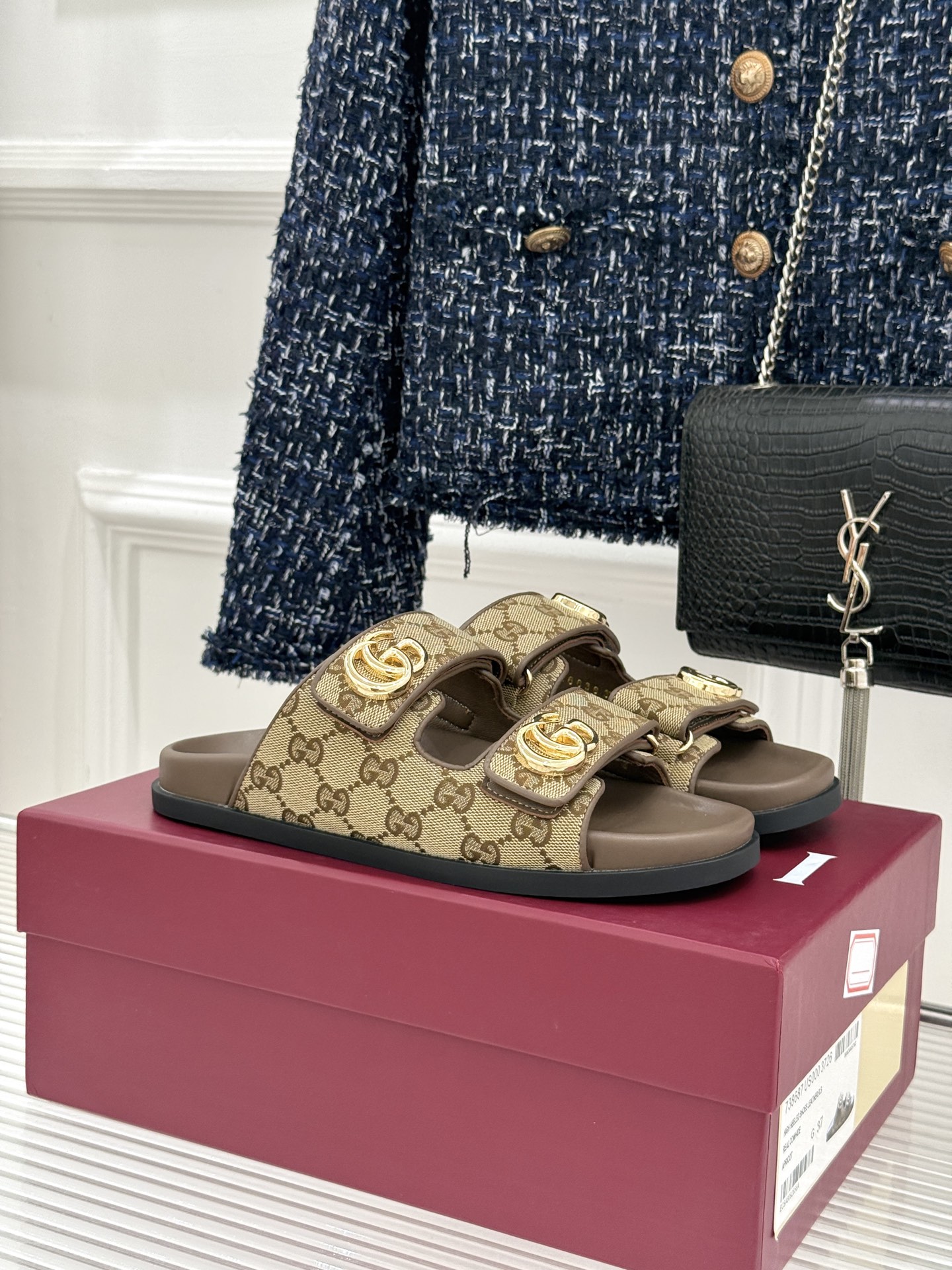 Gucci/古驰经典春双G扣沙滩魔术贴懒人拖鞋夏天必备懒人福音鞋 谁穿谁美！很轻盈上脚意外的舒适 还不挑