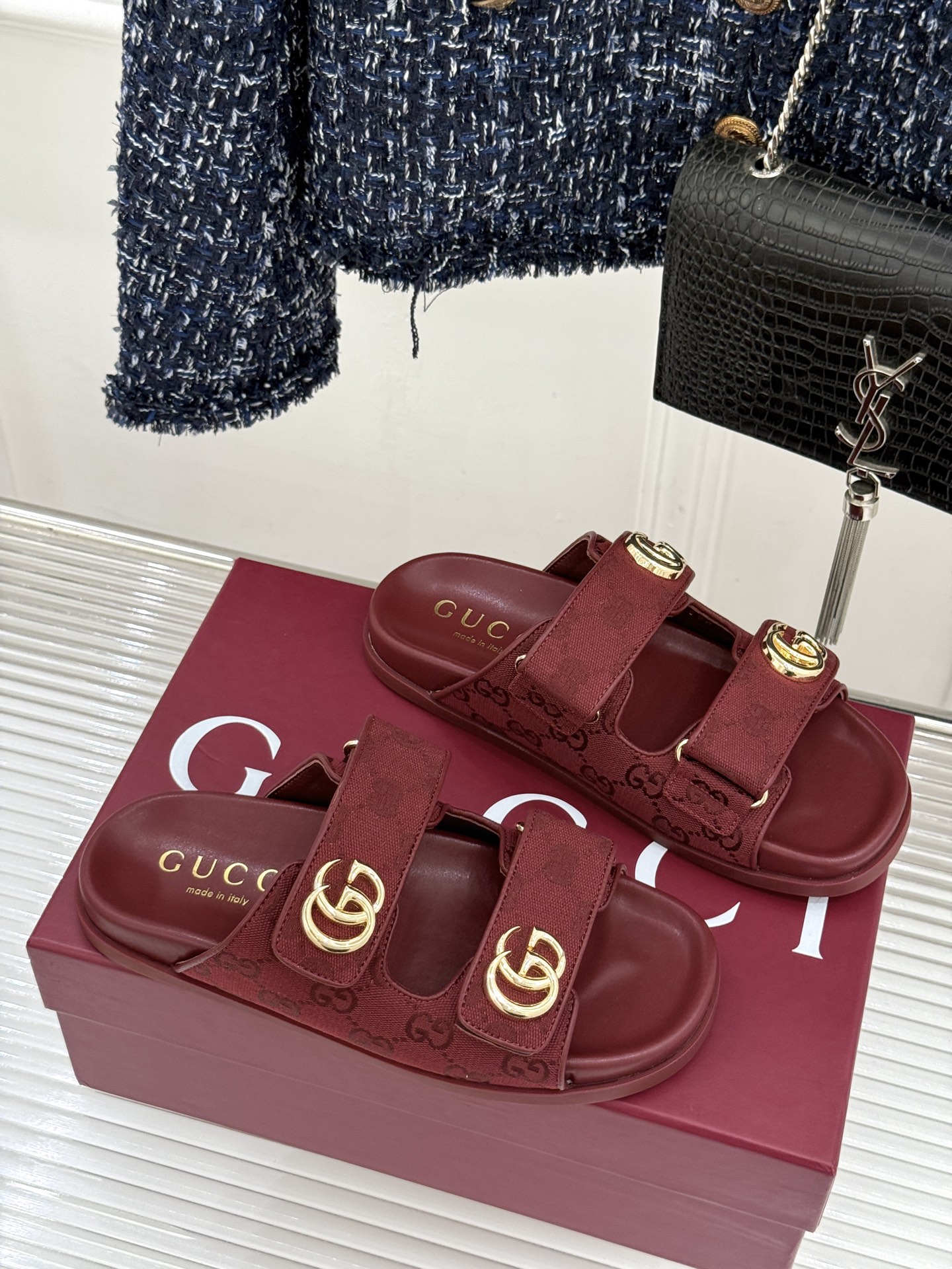 Gucci/古驰经典春双G扣沙滩魔术贴懒人拖鞋夏天必备懒人福音鞋 谁穿谁美！很轻盈上脚意外的舒适 还不挑