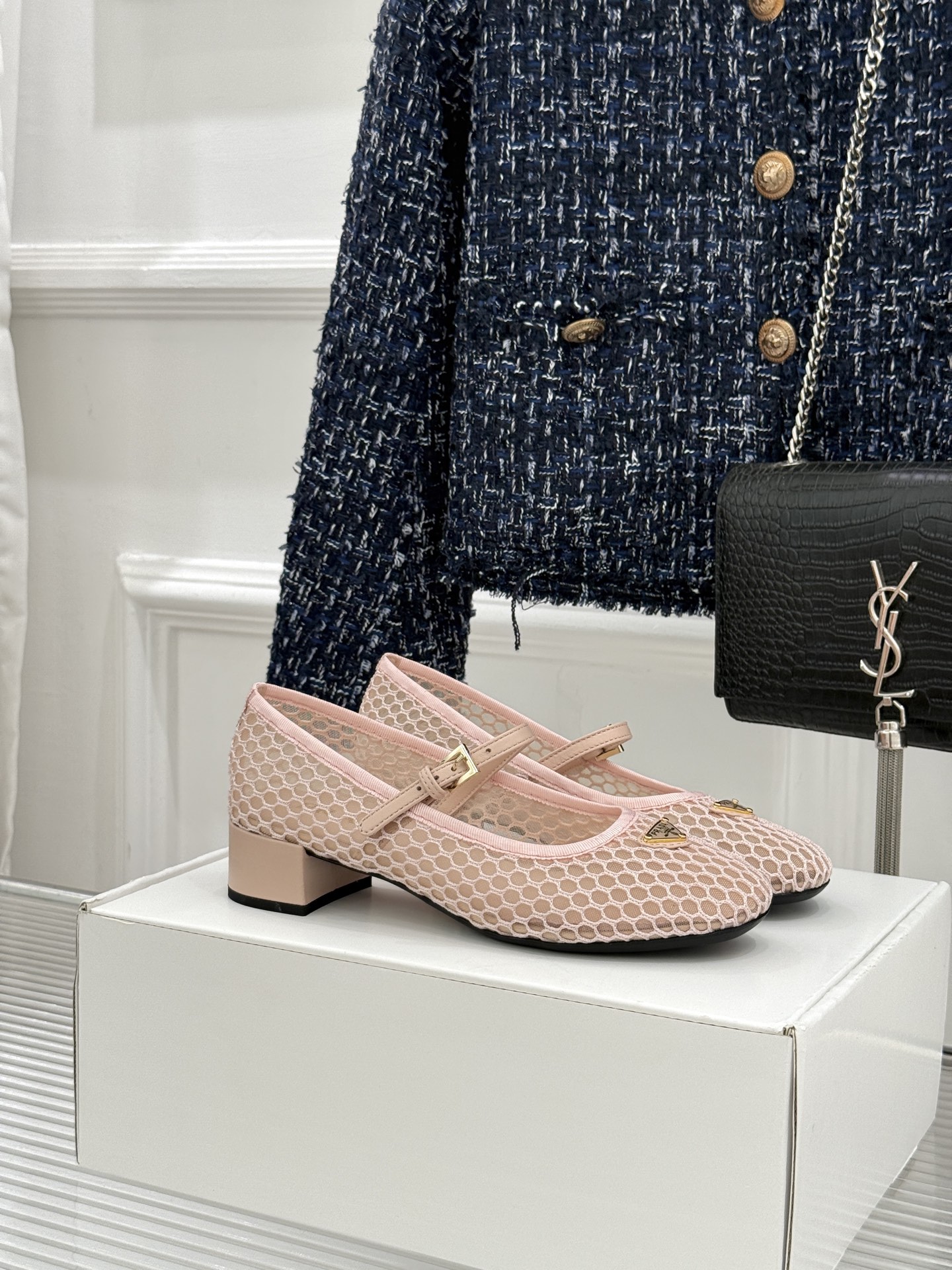 （原版飞机盒＋10）Prada/普拉达26WF春夏新品三角标镂空网面粗跟玛丽珍鞋以镂空网面重塑玛丽珍鞋的