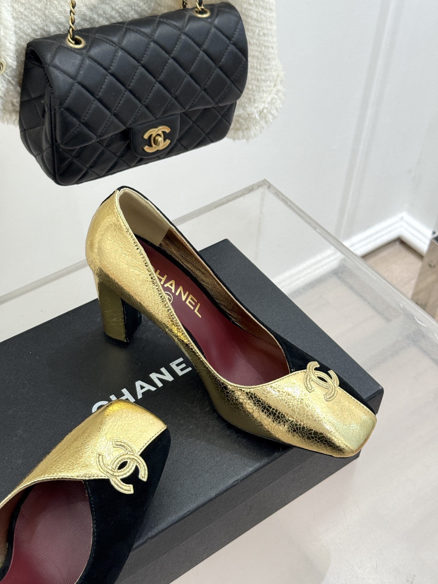 CHANE*｜小香26S双C拼接系列方头拖鞋凉鞋单鞋以拼接美学与复古方头重塑后空凉鞋的优雅范式。利落方头