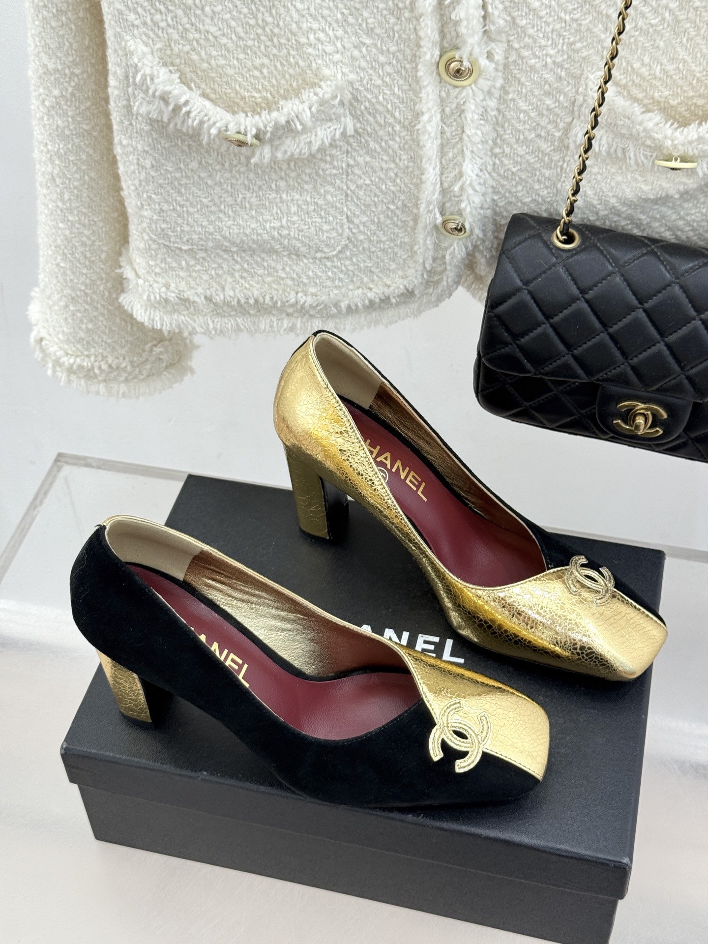 CHANE*｜小香26S双C拼接系列方头拖鞋凉鞋单鞋以拼接美学与复古方头重塑后空凉鞋的优雅范式。利落方头