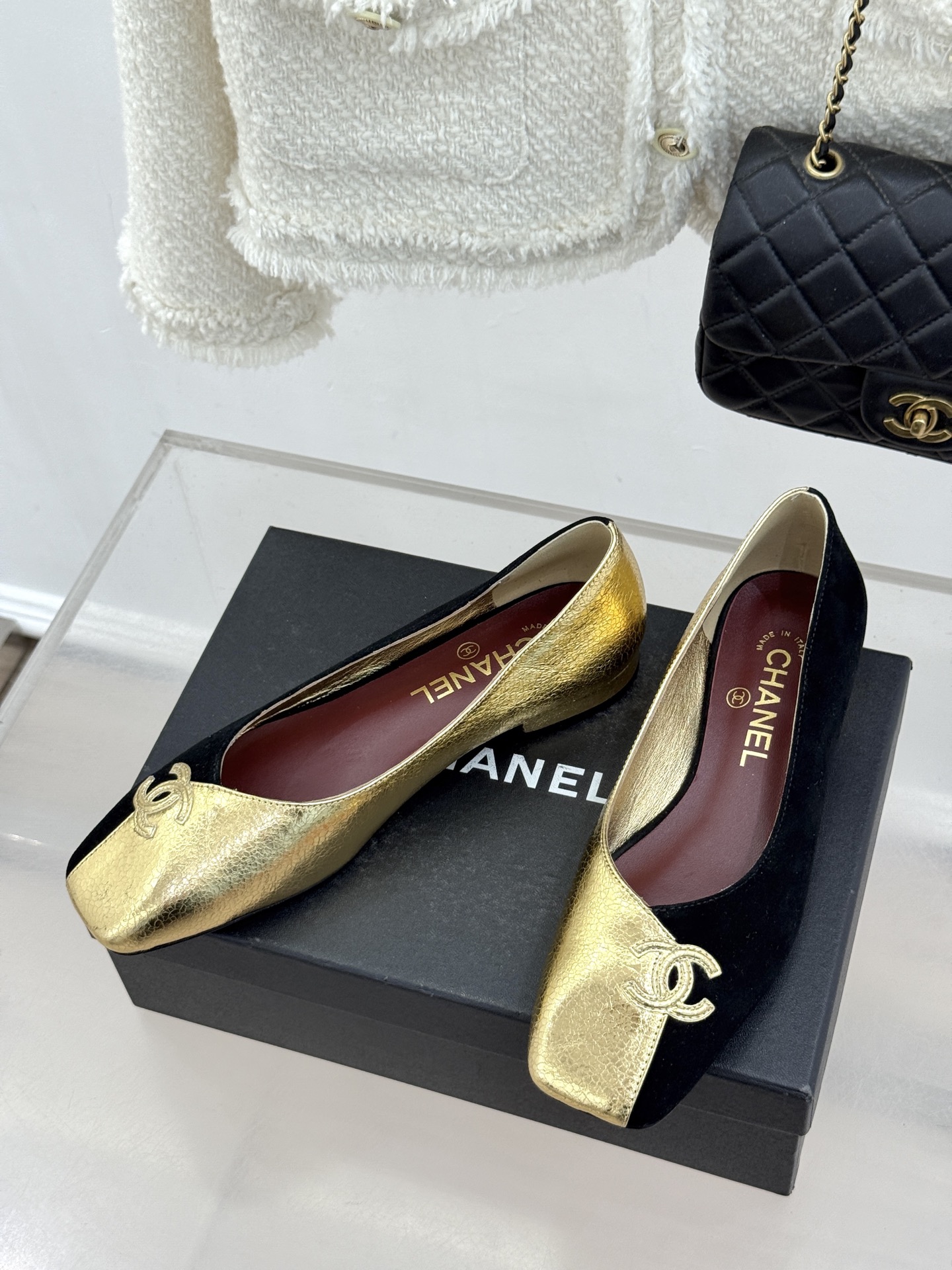 CHANE*｜小香26S双C拼接系列方头拖鞋凉鞋单鞋以拼接美学与复古方头重塑后空凉鞋的优雅范式。利落方头