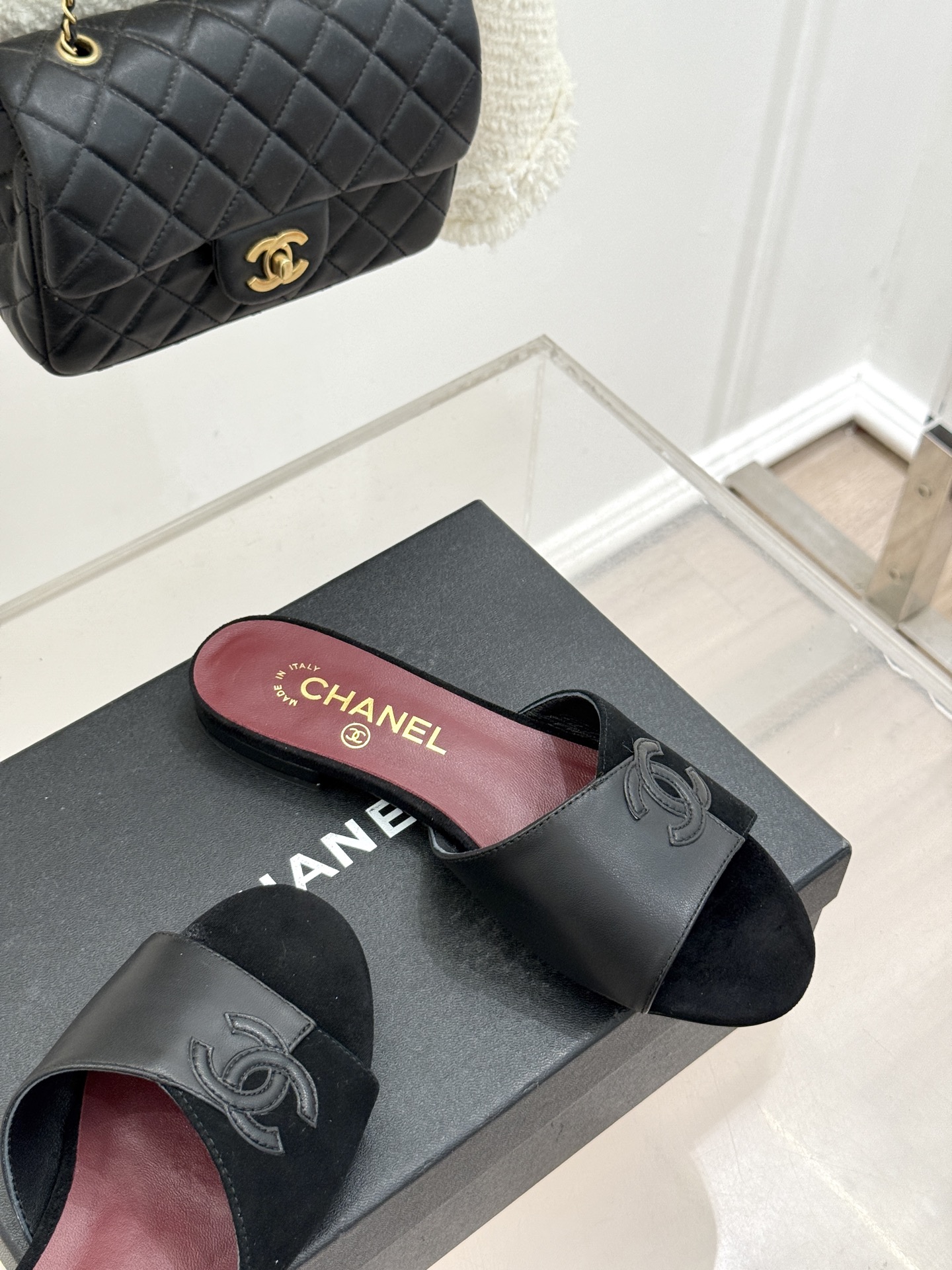 CHANE*｜小香26S双C拼接系列方头拖鞋凉鞋单鞋以拼接美学与复古方头重塑后空凉鞋的优雅范式。利落方头