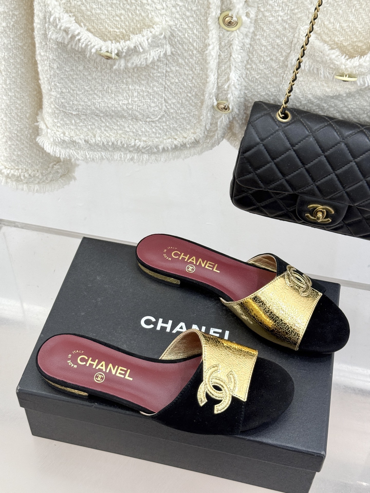 CHANE*｜小香26S双C拼接系列方头拖鞋凉鞋单鞋以拼接美学与复古方头重塑后空凉鞋的优雅范式。利落方头