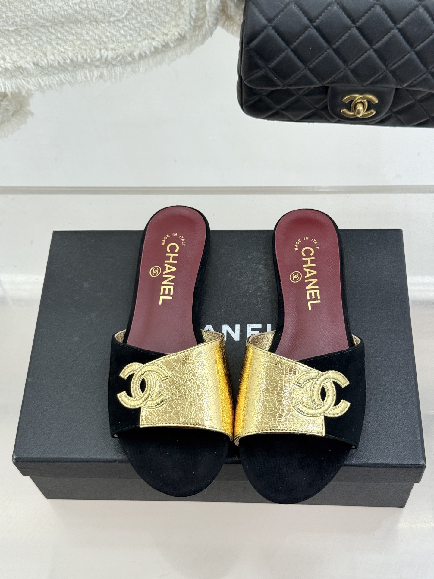 CHANE*｜小香26S双C拼接系列方头拖鞋凉鞋单鞋以拼接美学与复古方头重塑后空凉鞋的优雅范式。利落方头