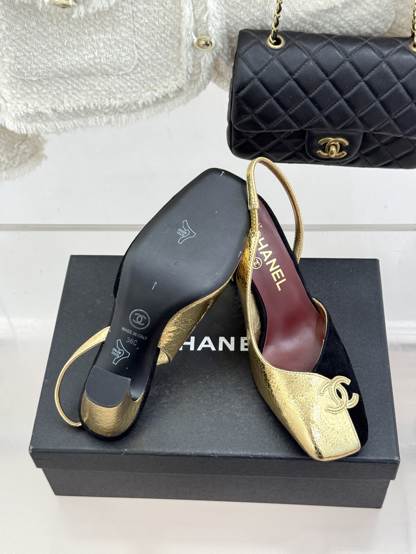 CHANE*｜小香26S双C拼接系列方头拖鞋凉鞋单鞋以拼接美学与复古方头重塑后空凉鞋的优雅范式。利落方头