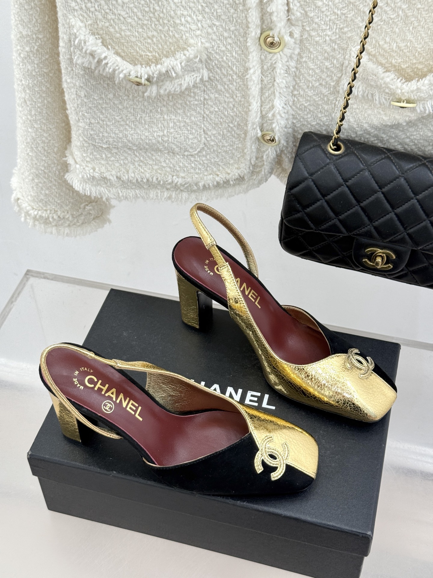 CHANE*｜小香26S双C拼接系列方头拖鞋凉鞋单鞋以拼接美学与复古方头重塑后空凉鞋的优雅范式。利落方头