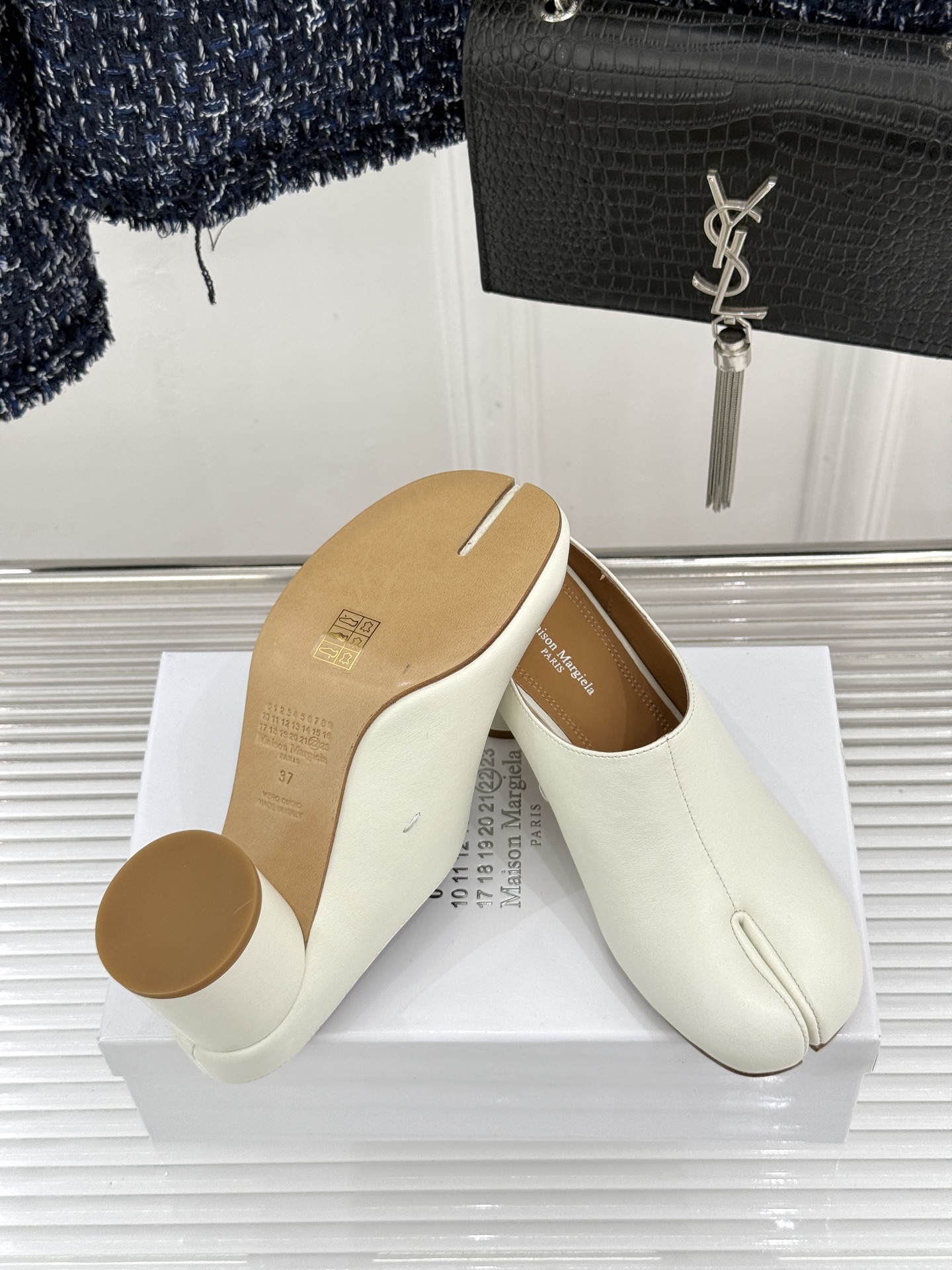 MaisonMargiela｜MM6马吉拉26WF新品分趾粗跟半拖标志性分趾鞋头搭配利落穆勒拖型一脚蹬设