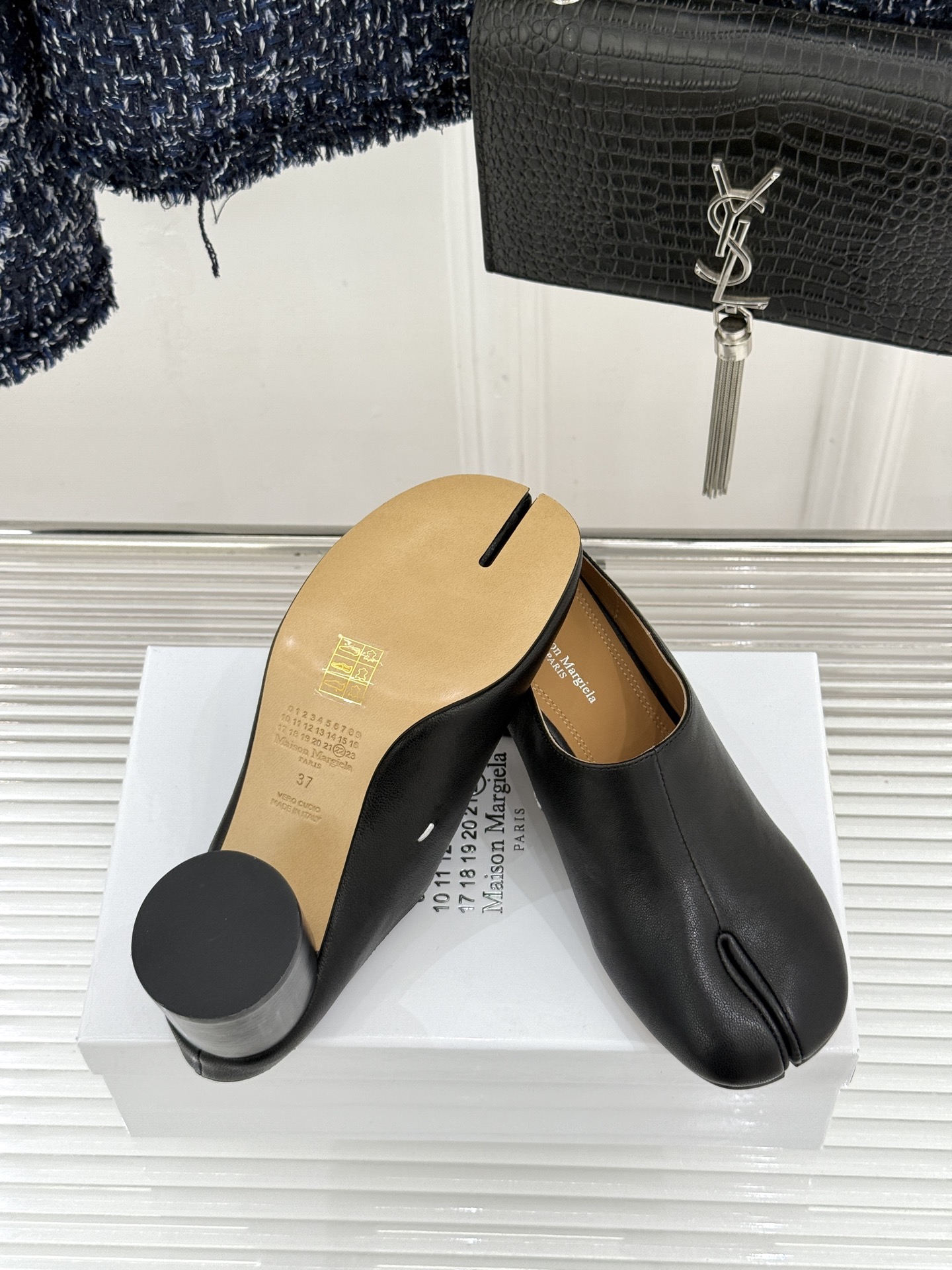 MaisonMargiela｜MM6马吉拉26WF新品分趾粗跟半拖标志性分趾鞋头搭配利落穆勒拖型一脚蹬设