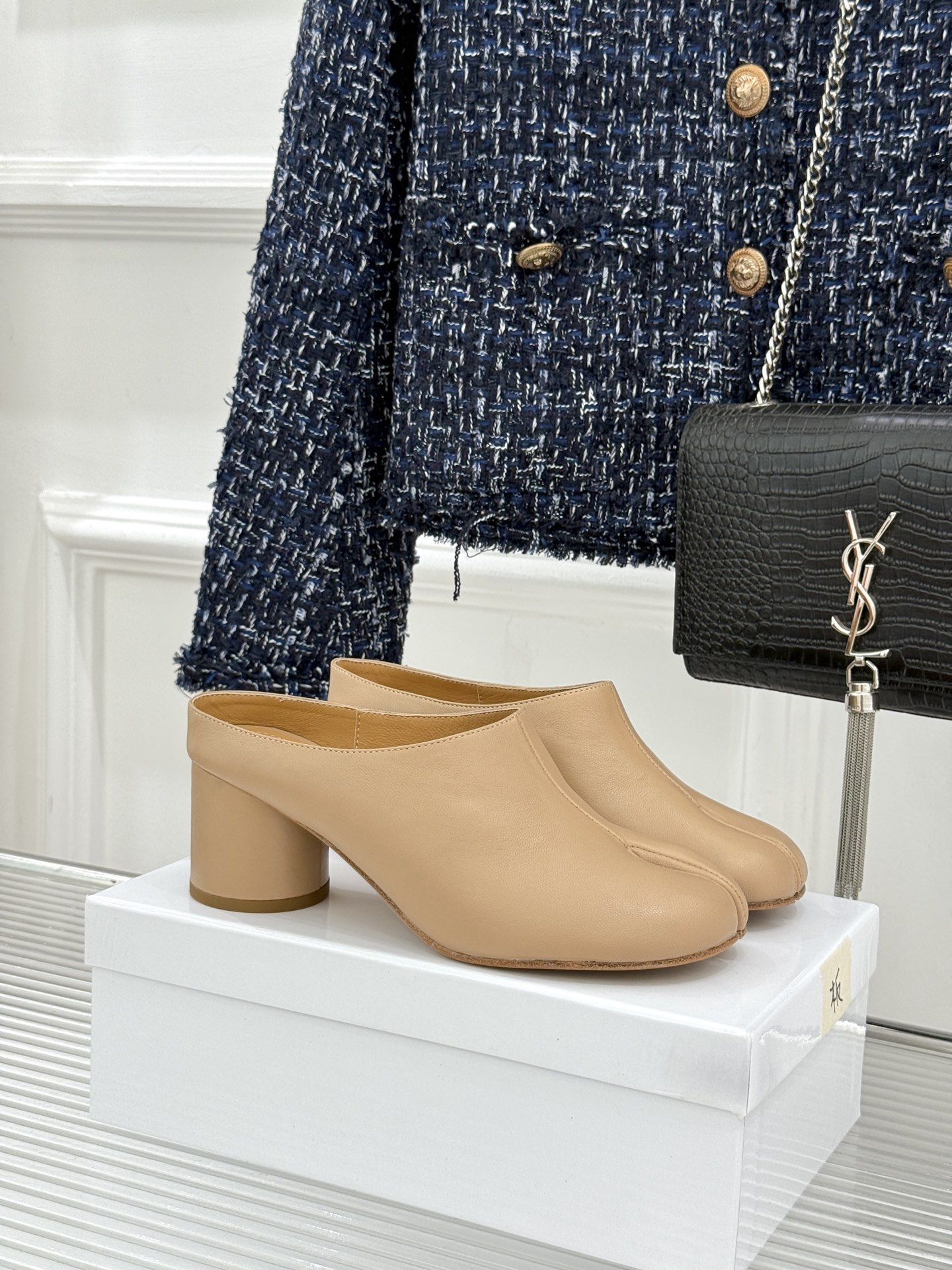 MaisonMargiela｜MM6马吉拉26WF新品分趾粗跟半拖标志性分趾鞋头搭配利落穆勒拖型一脚蹬设