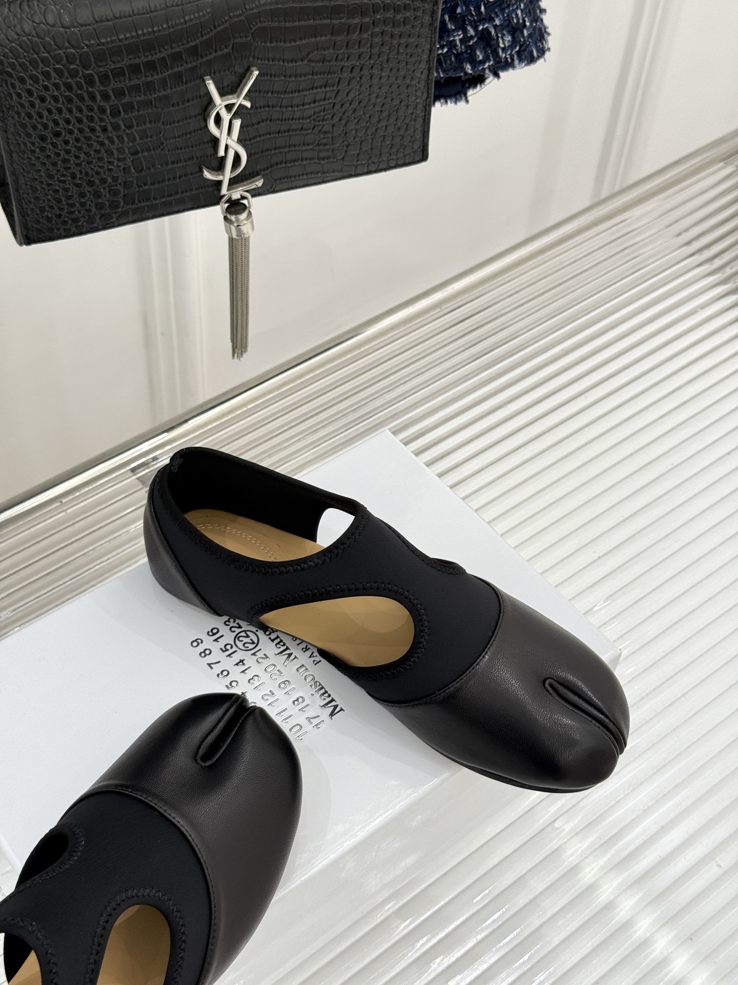 MaisonMargiela｜MM6马吉拉26WF新品中空Tabi分趾鞋以经典Tabi分趾造型 定义永恒