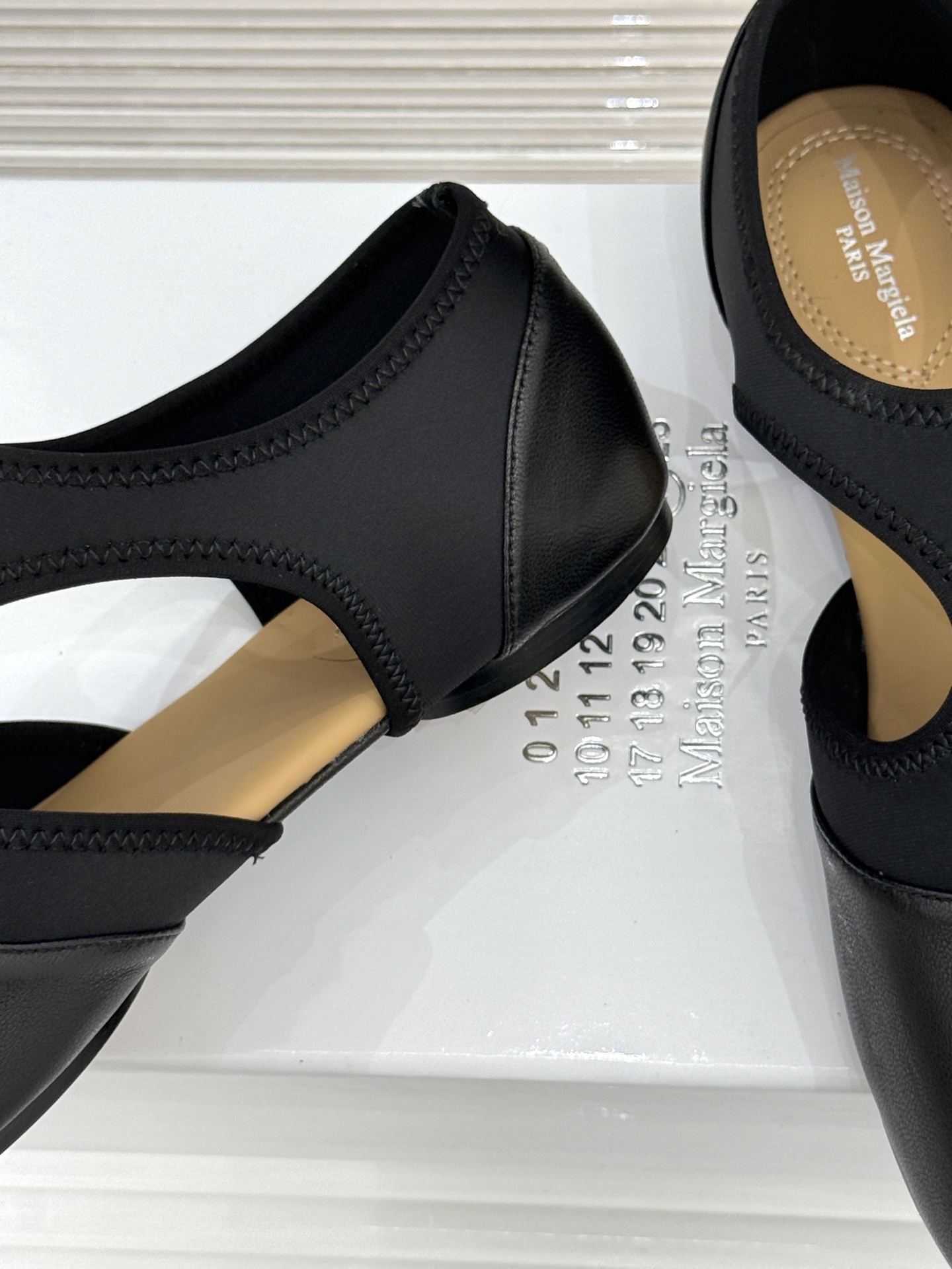 MaisonMargiela｜MM6马吉拉26WF新品中空Tabi分趾鞋以经典Tabi分趾造型 定义永恒