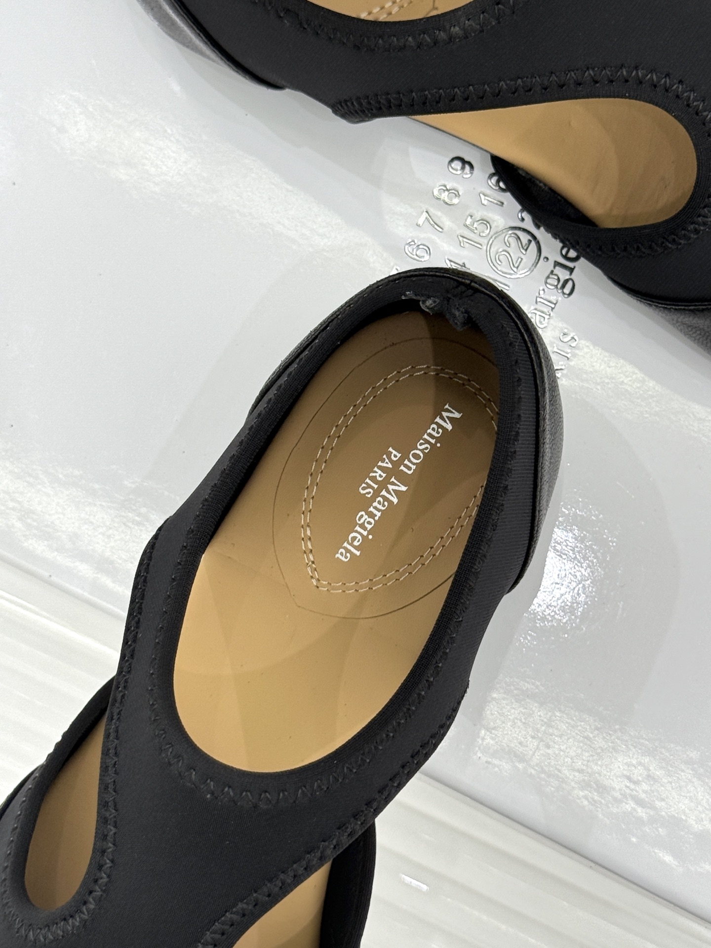 MaisonMargiela｜MM6马吉拉26WF新品中空Tabi分趾鞋以经典Tabi分趾造型 定义永恒