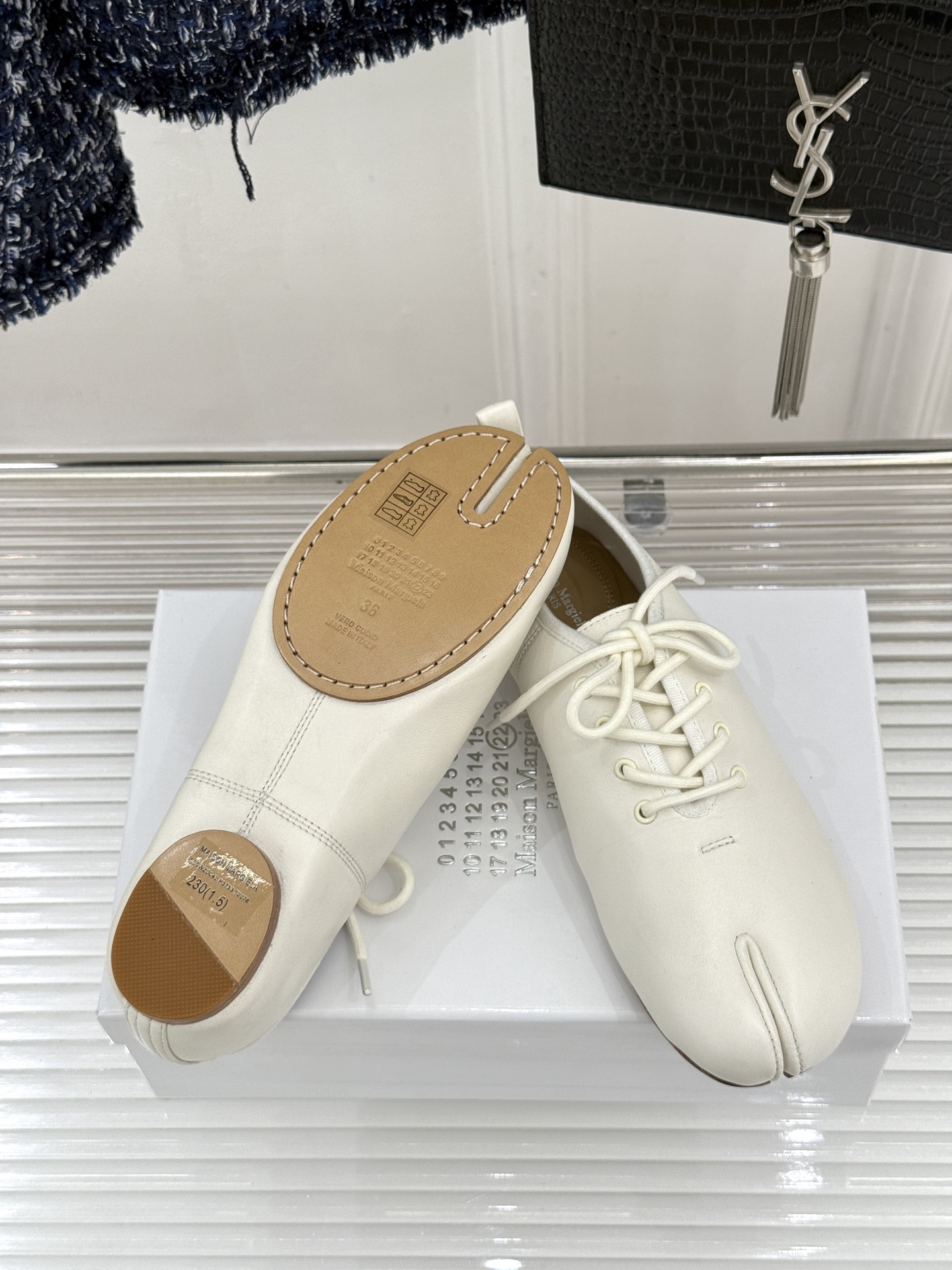 MaisonMargiela｜MM6马吉拉26WF新品绑带分趾小皮鞋MM6以解构美学重塑Tabi分趾经典