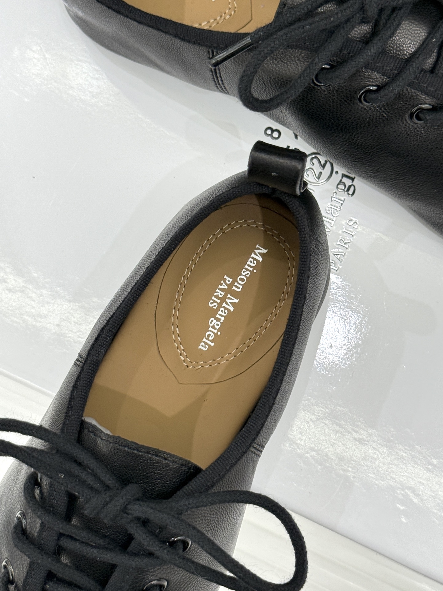 MaisonMargiela｜MM6马吉拉26WF新品绑带分趾小皮鞋MM6以解构美学重塑Tabi分趾经典