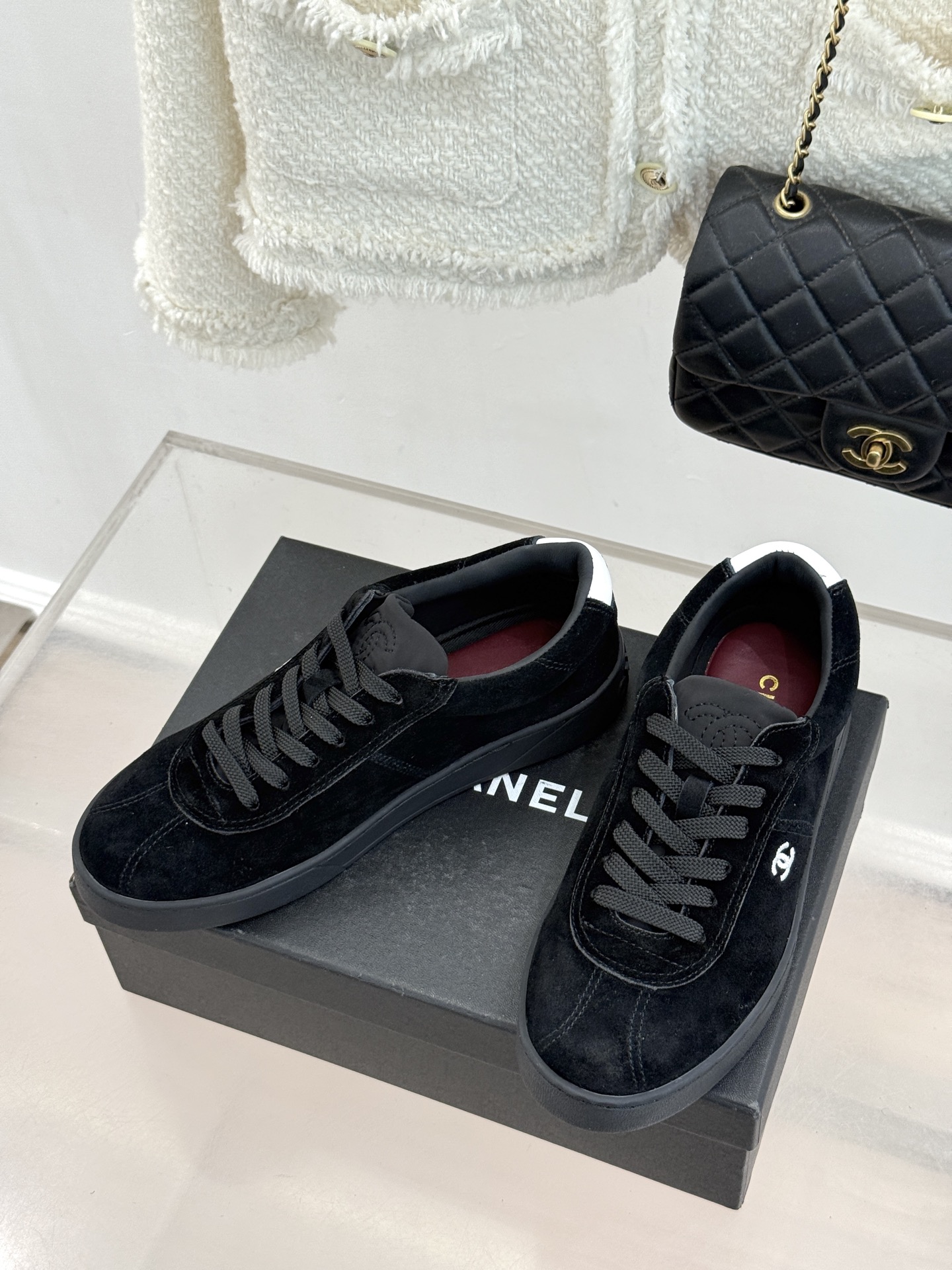 CHANE*｜小香26P小双C复古麂皮德训鞋以复古德训鞋型重塑老钱风休闲美学。细腻光面牛皮与柔润麂皮精妙