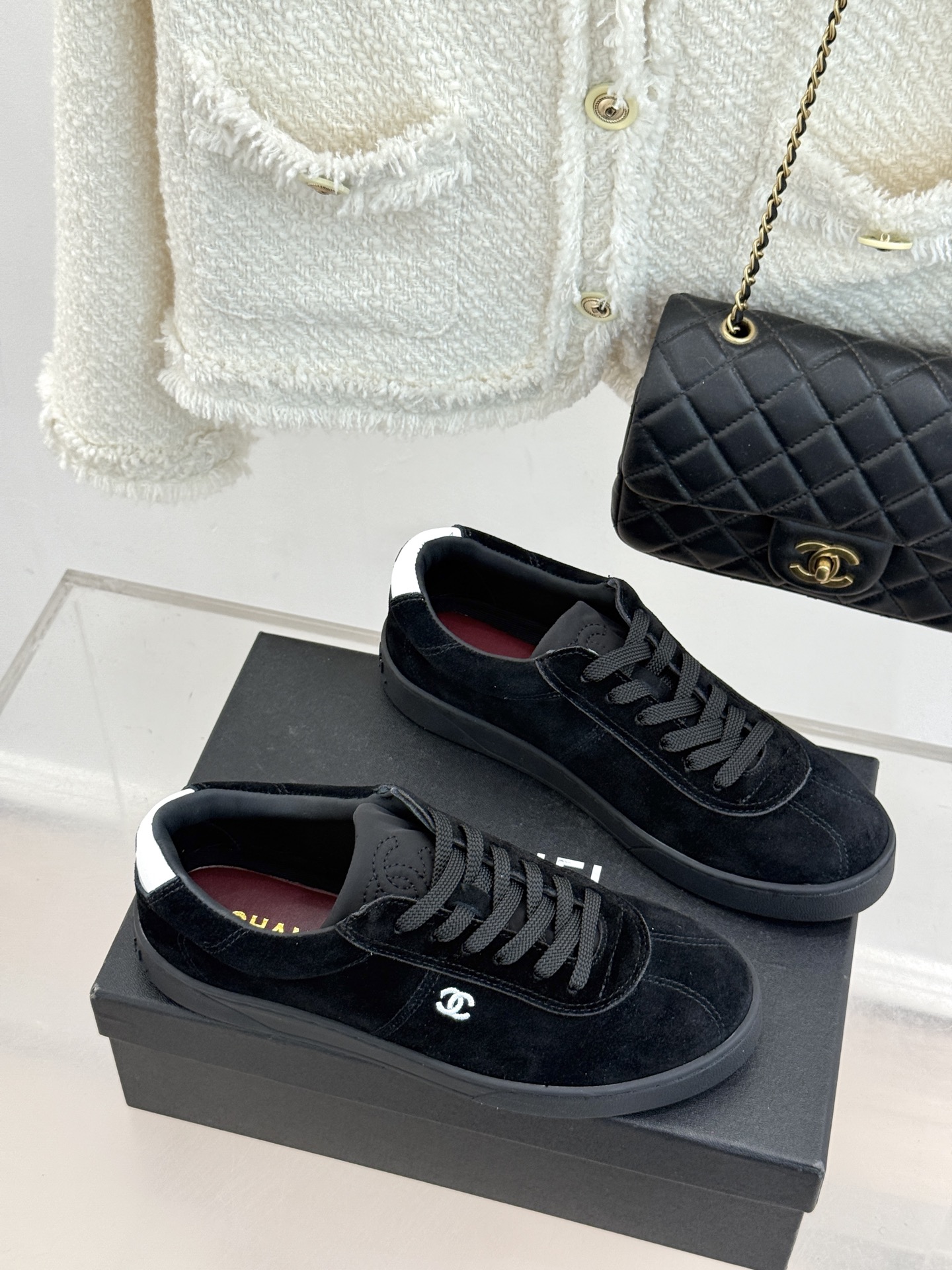 CHANE*｜小香26P小双C复古麂皮德训鞋以复古德训鞋型重塑老钱风休闲美学。细腻光面牛皮与柔润麂皮精妙