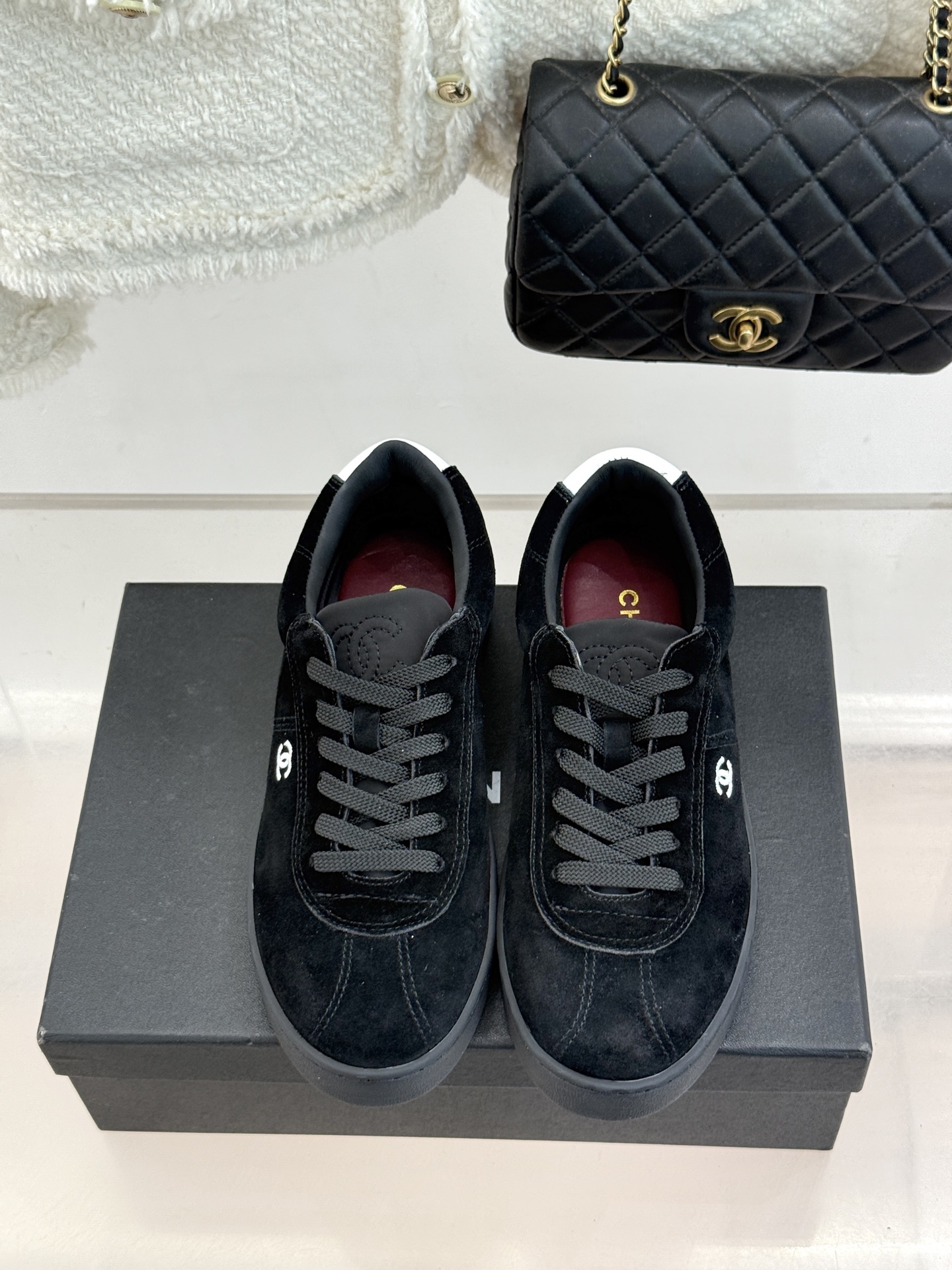 CHANE*｜小香26P小双C复古麂皮德训鞋以复古德训鞋型重塑老钱风休闲美学。细腻光面牛皮与柔润麂皮精妙