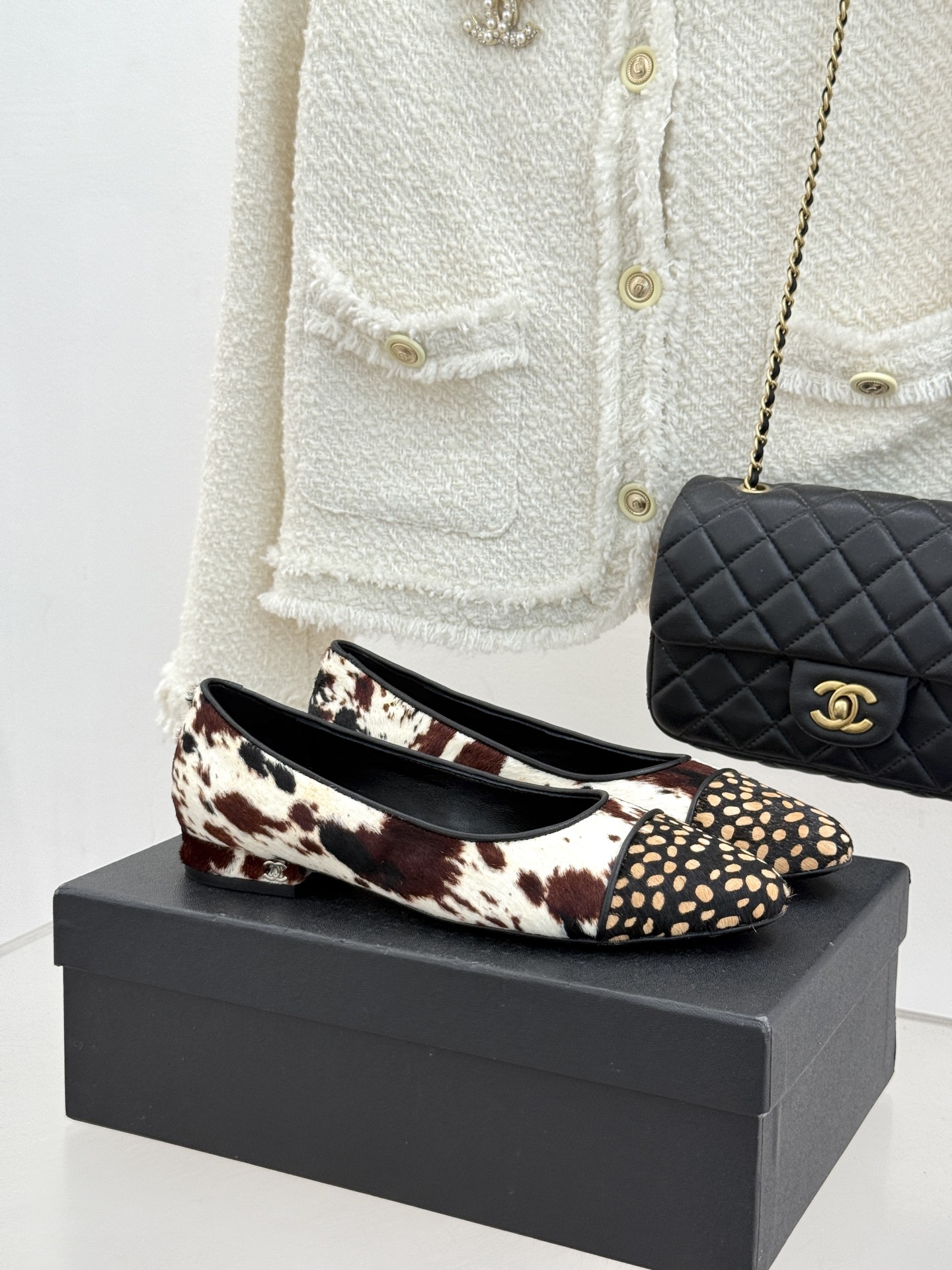 CHANE*｜小香26S双C拼接系列豹纹马毛拼色凉鞋/单鞋以经典双色拼接碰撞野性豹纹标志性双C金属扣点缀