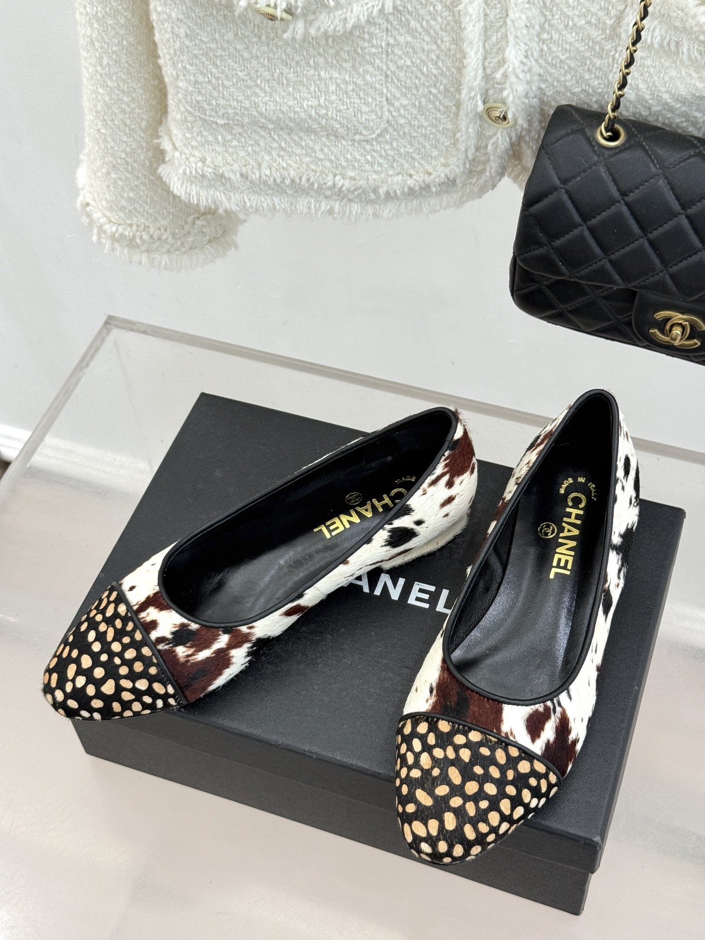 CHANE*｜小香26S双C拼接系列豹纹马毛拼色凉鞋/单鞋以经典双色拼接碰撞野性豹纹标志性双C金属扣点缀