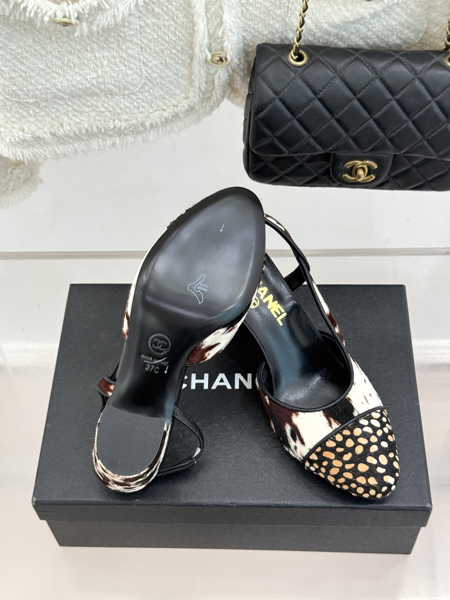 CHANE*｜小香26S双C拼接系列豹纹马毛拼色凉鞋/单鞋以经典双色拼接碰撞野性豹纹标志性双C金属扣点缀