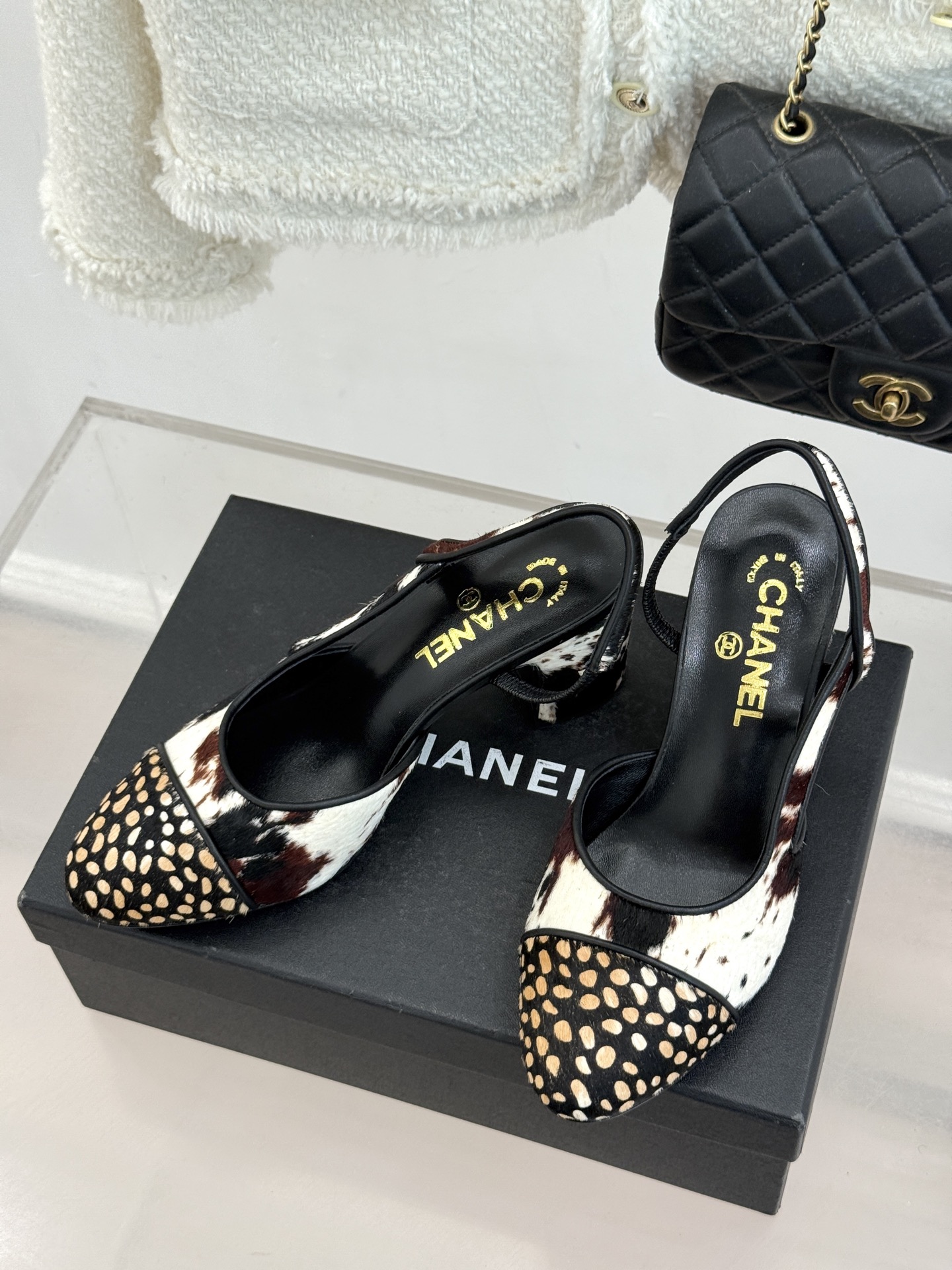 CHANE*｜小香26S双C拼接系列豹纹马毛拼色凉鞋/单鞋以经典双色拼接碰撞野性豹纹标志性双C金属扣点缀