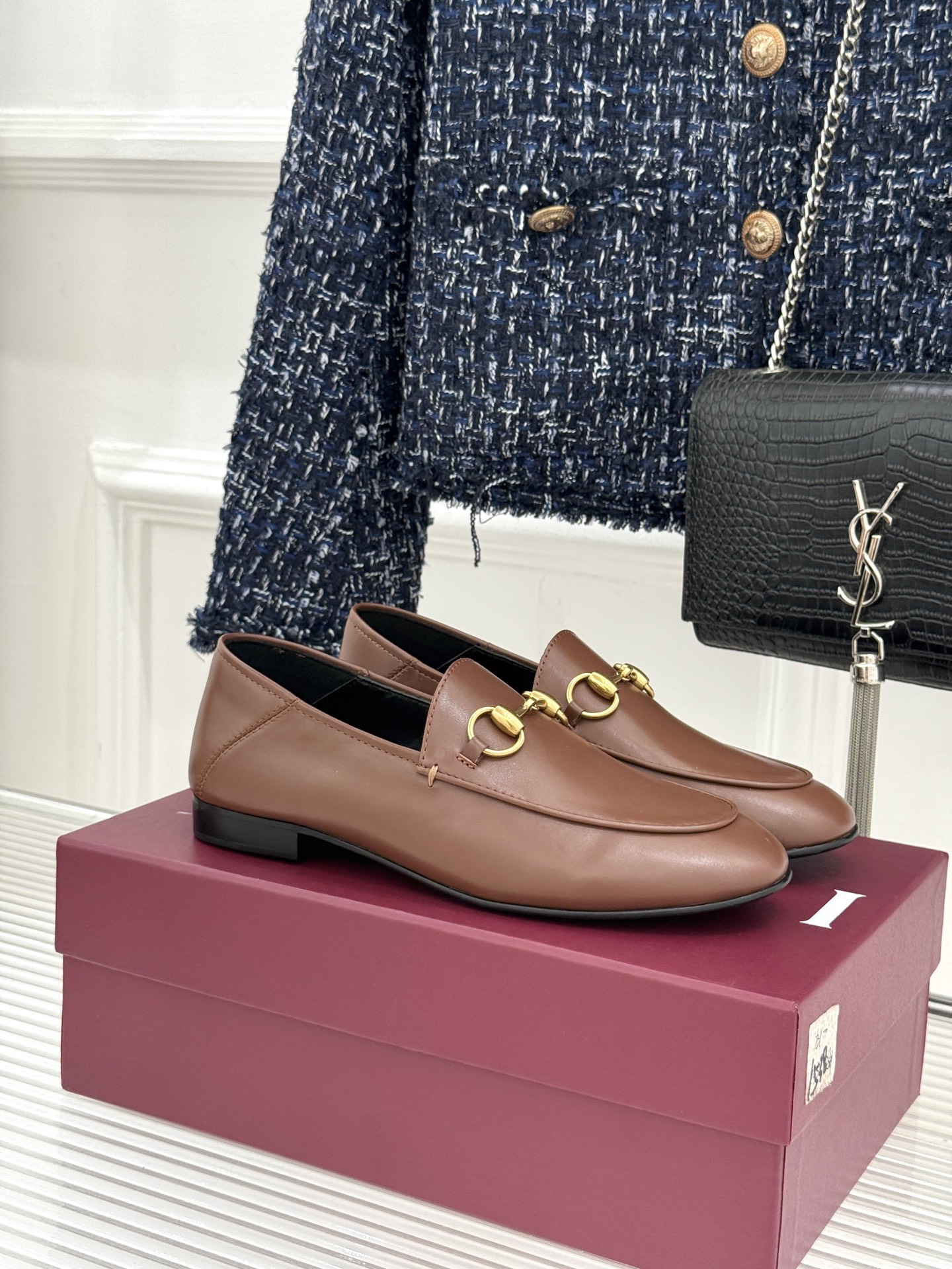 gucci/古驰经典马衔扣踩跟乐福鞋自1953年诞生的传奇符号是优雅与自在的永恒注解。Gucci经典马衔