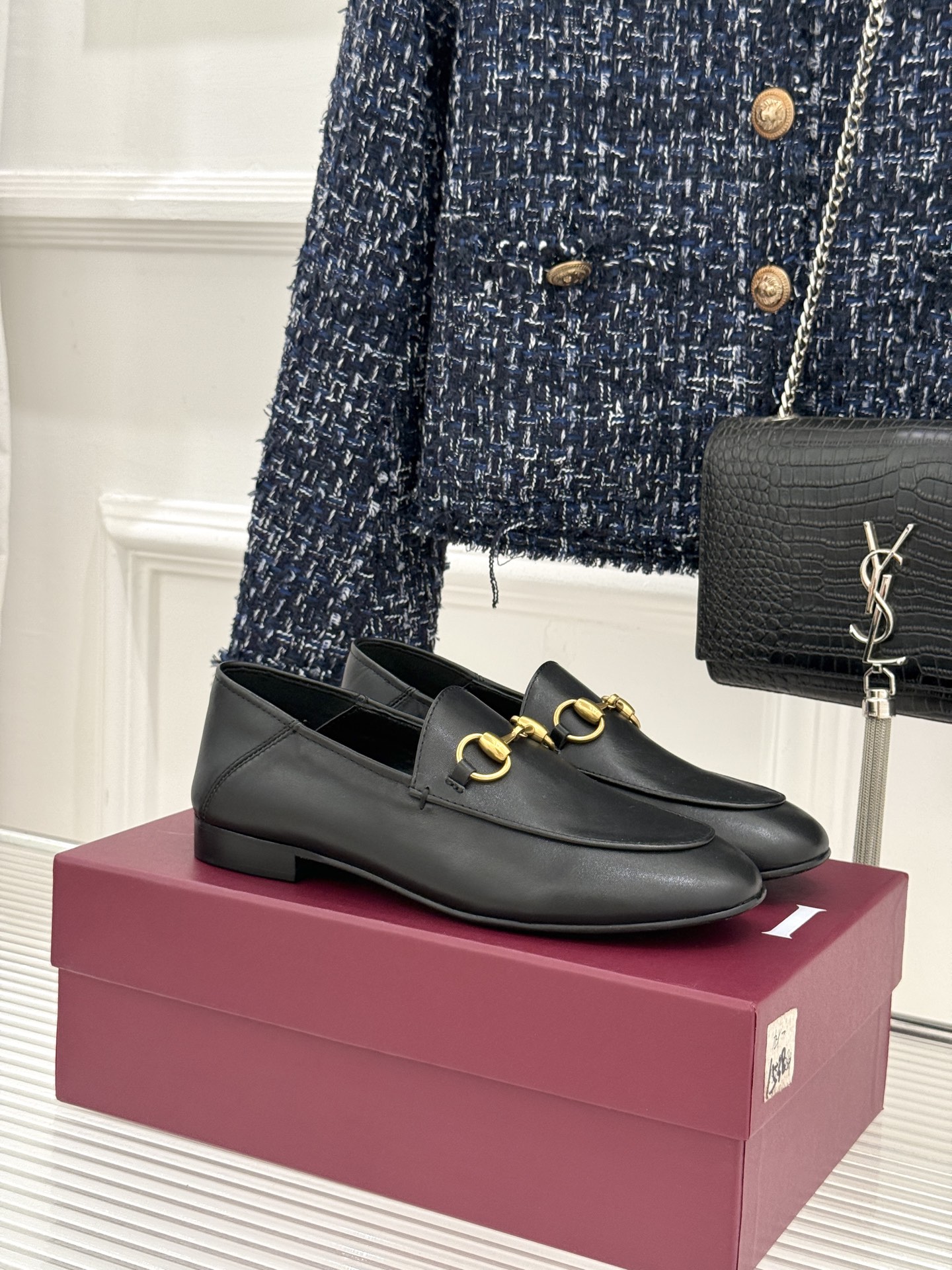 gucci/古驰经典马衔扣踩跟乐福鞋自1953年诞生的传奇符号是优雅与自在的永恒注解。Gucci经典马衔