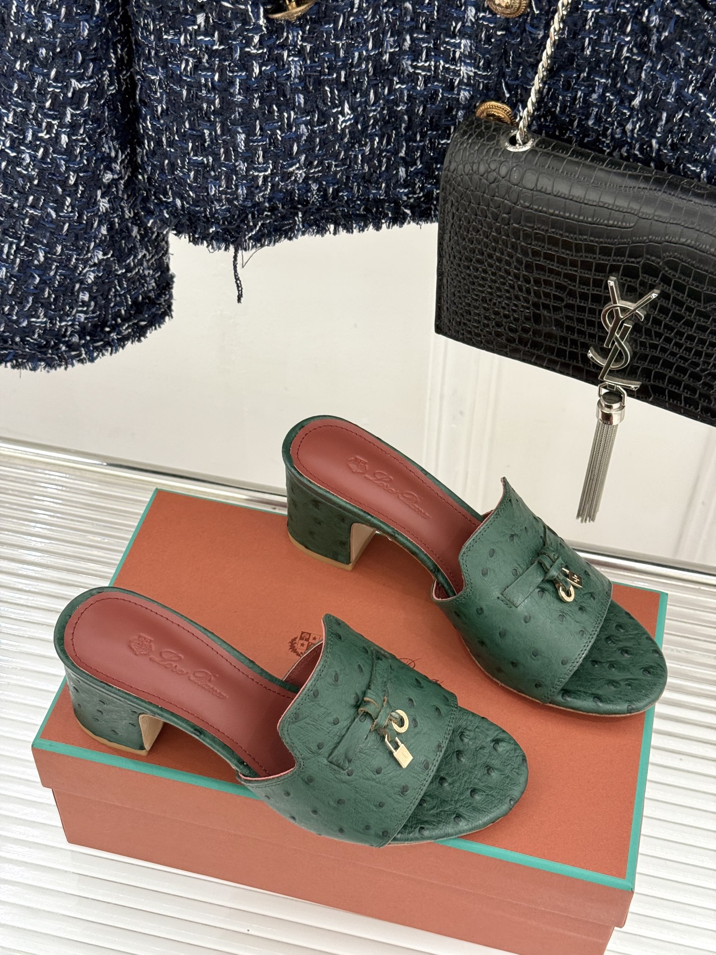 Loro Piana/ LP🌾 经典复古绝美吊坠粗跟平底拖鞋简约即时髦 松弛的高级感感受夏日感高级穿搭~