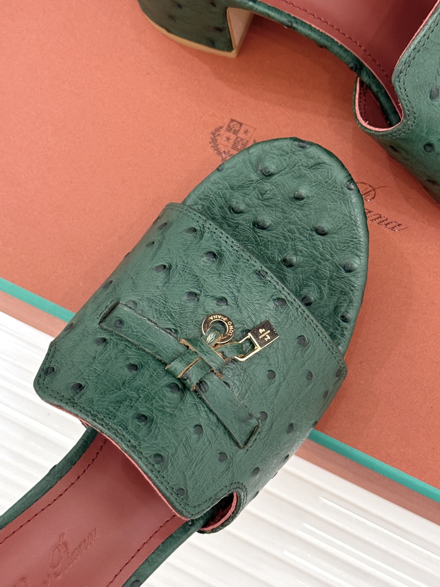 Loro Piana/ LP🌾 经典复古绝美吊坠粗跟平底拖鞋简约即时髦 松弛的高级感感受夏日感高级穿搭~