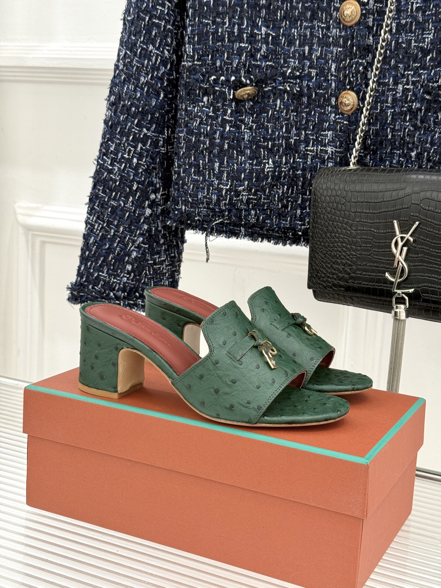 Loro Piana/ LP🌾 经典复古绝美吊坠粗跟平底拖鞋简约即时髦 松弛的高级感感受夏日感高级穿搭~