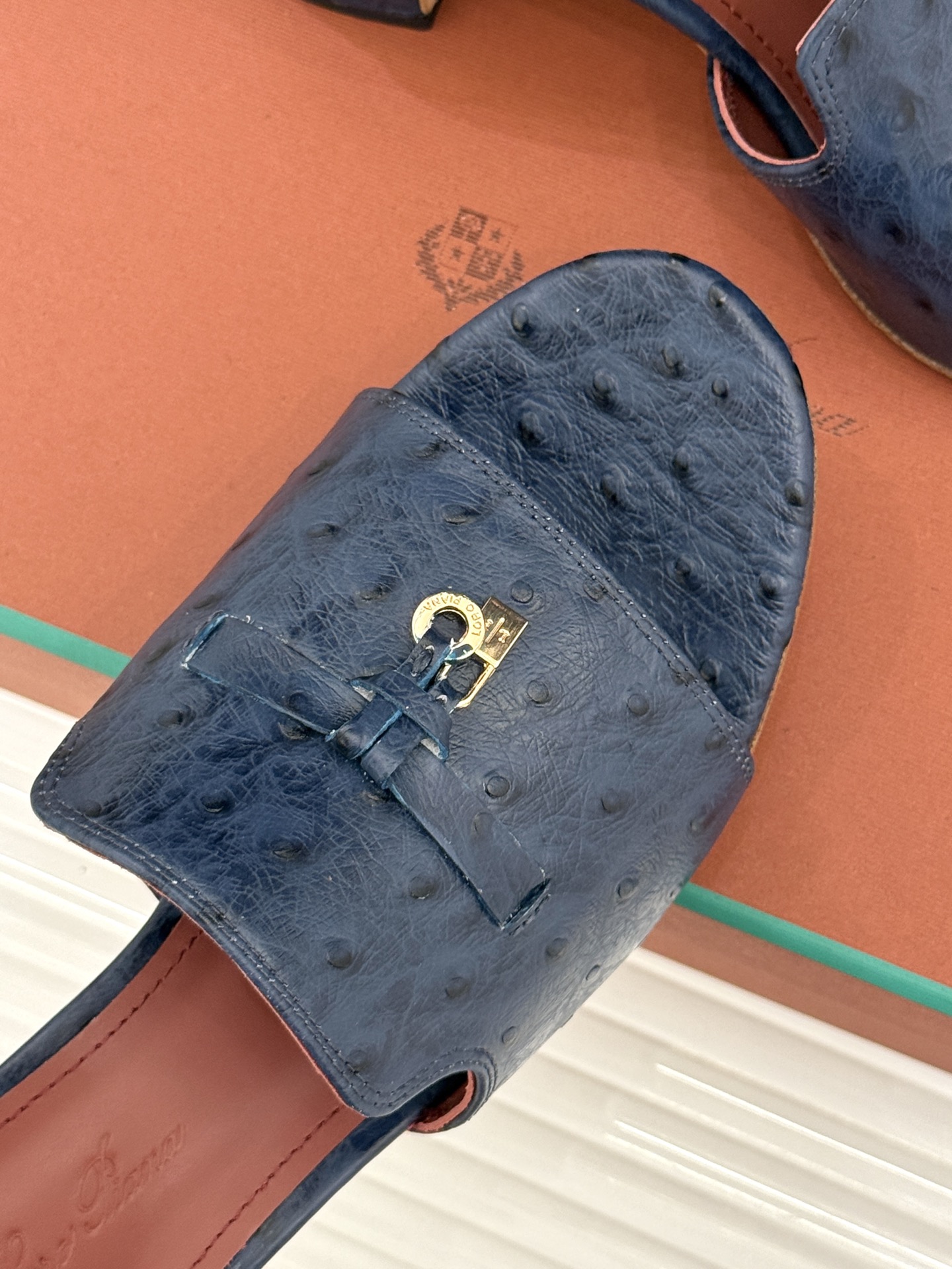 Loro Piana/ LP🌾 经典复古绝美吊坠粗跟平底拖鞋简约即时髦 松弛的高级感感受夏日感高级穿搭~